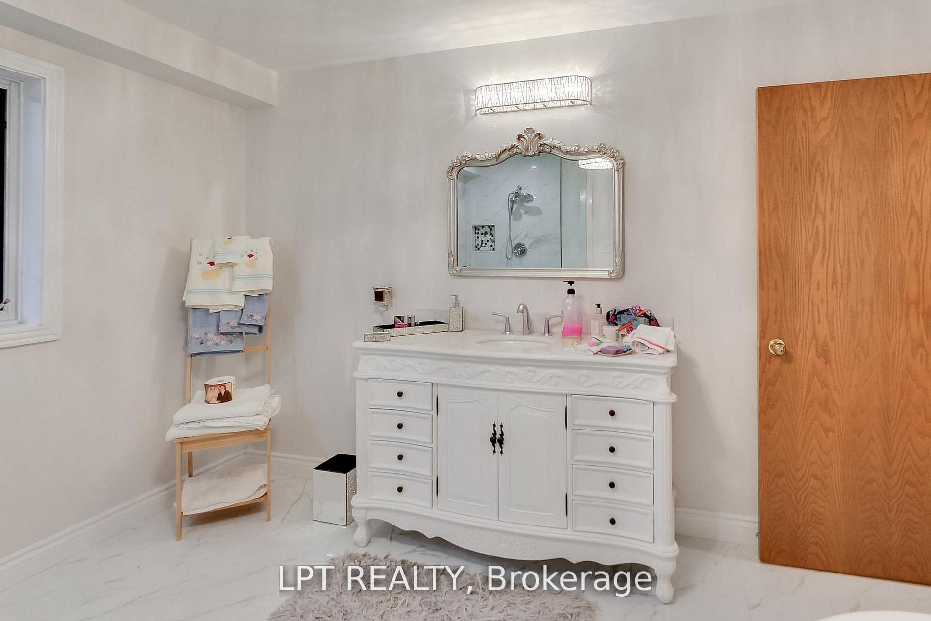 6 Fenton Way Property Photo 33