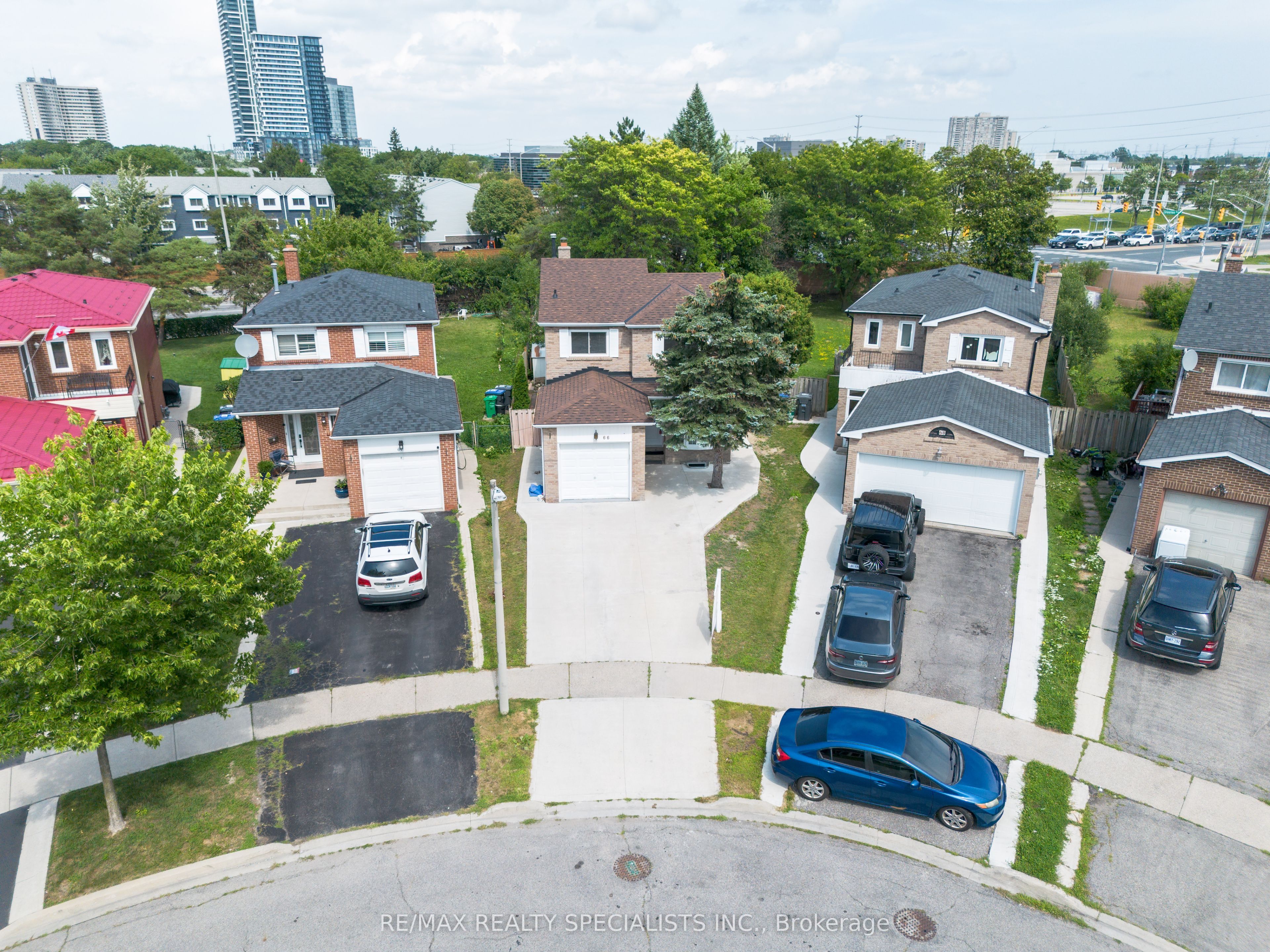 66 Banting Crescent Property Photo 4