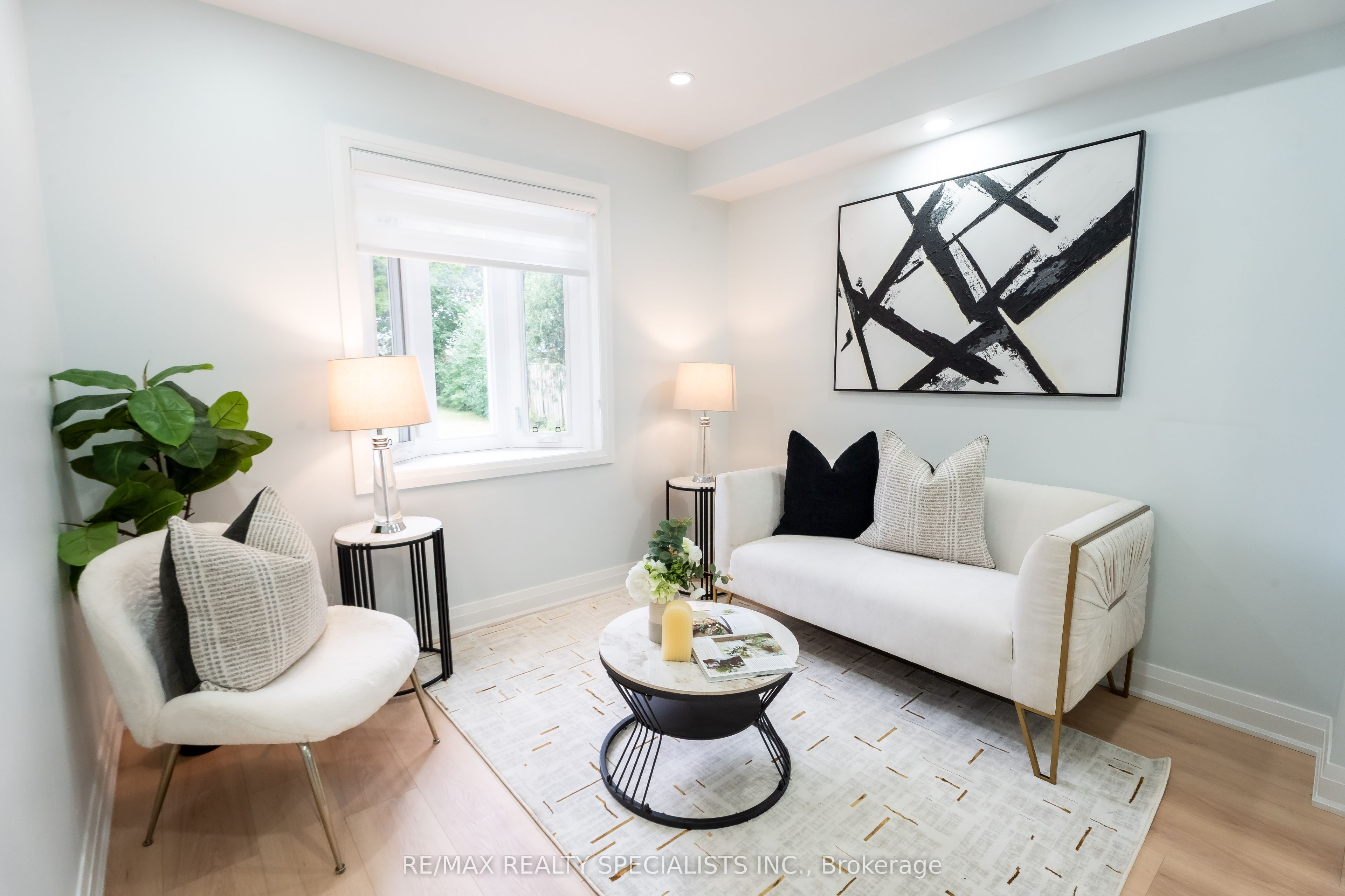 66 Banting Crescent Property Photo 18