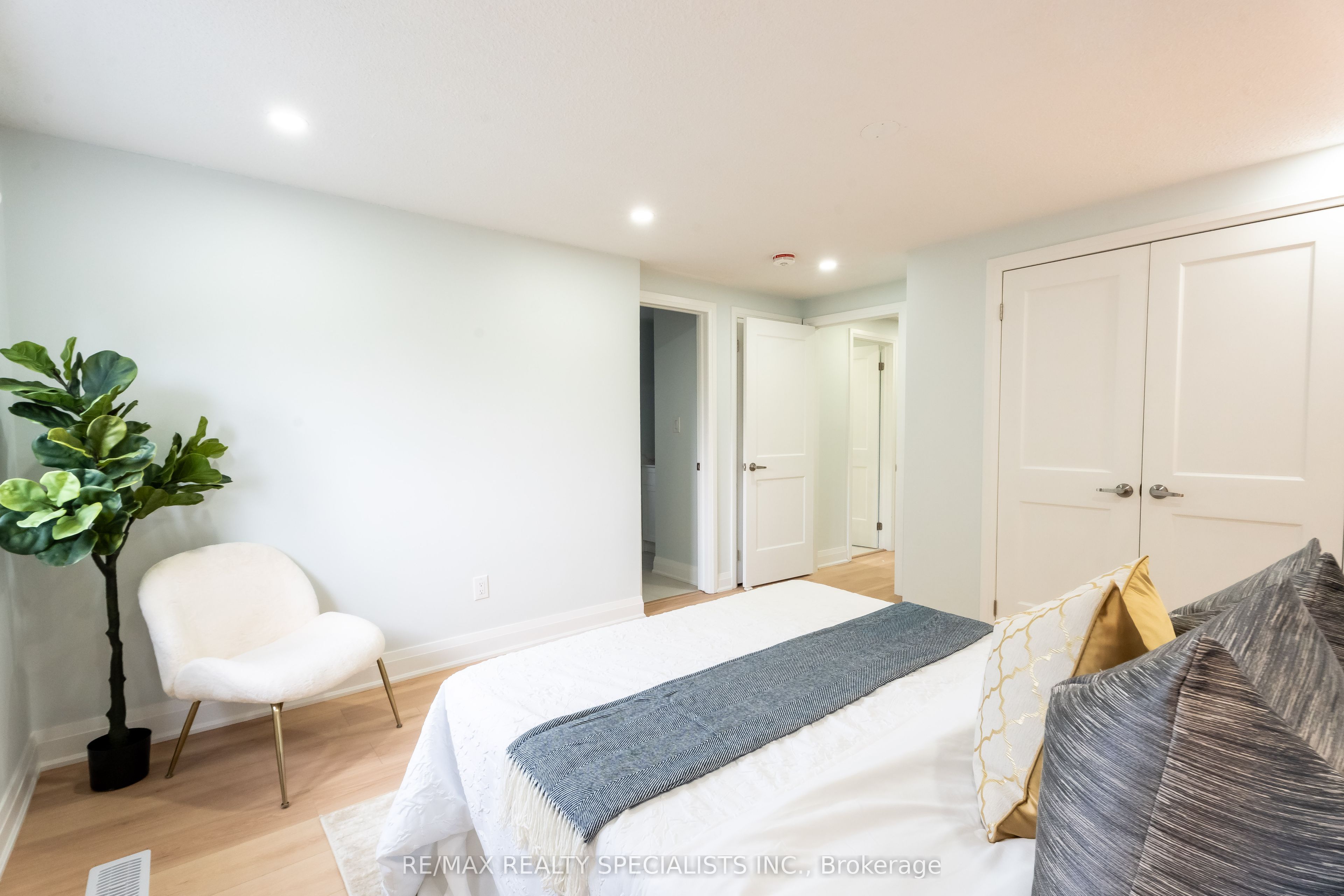 66 Banting Crescent Property Photo 24
