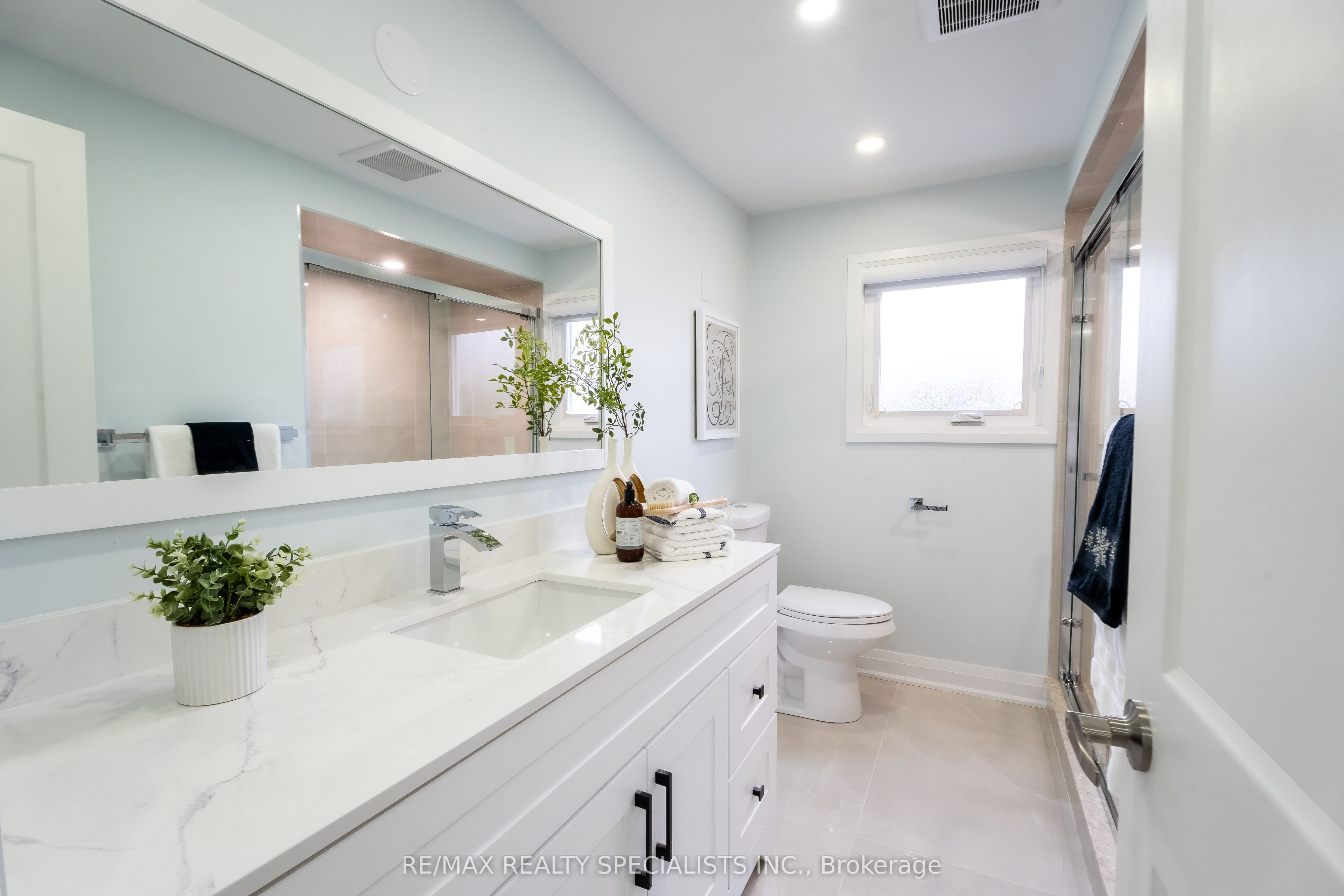 66 Banting Crescent Property Photo 31
