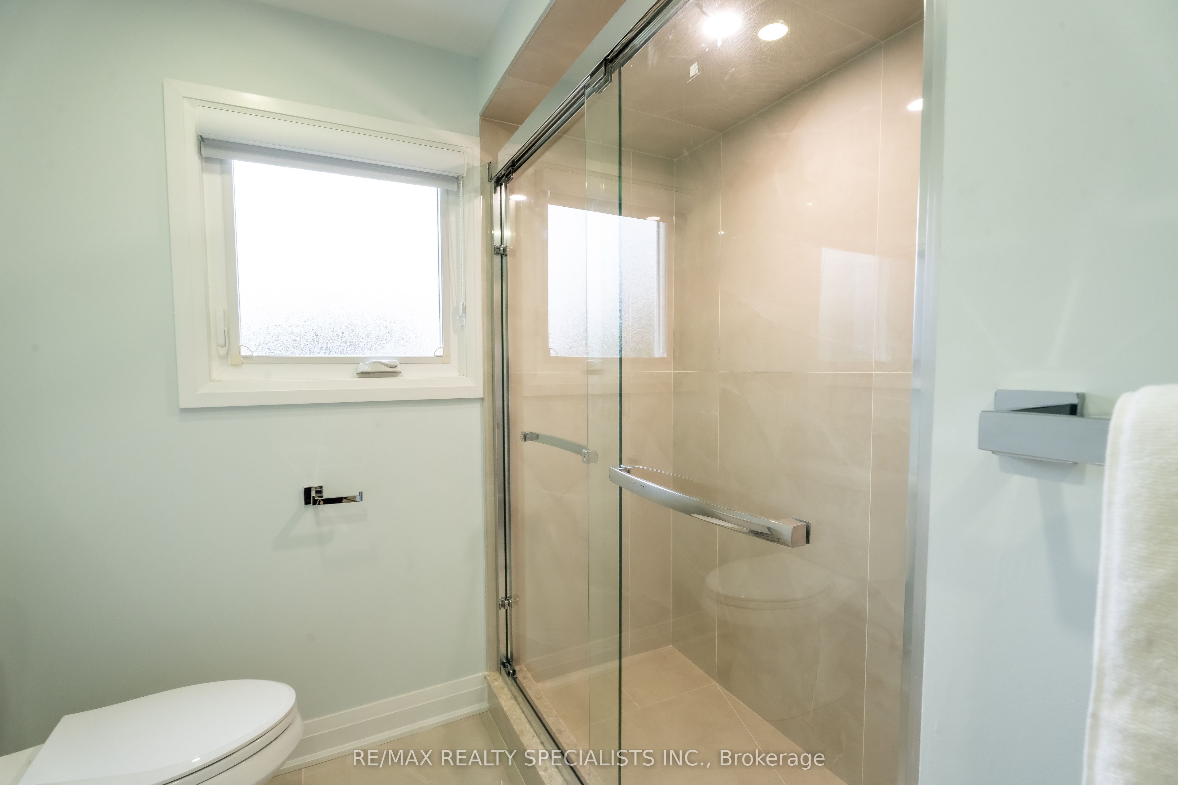 66 Banting Crescent Property Photo 32