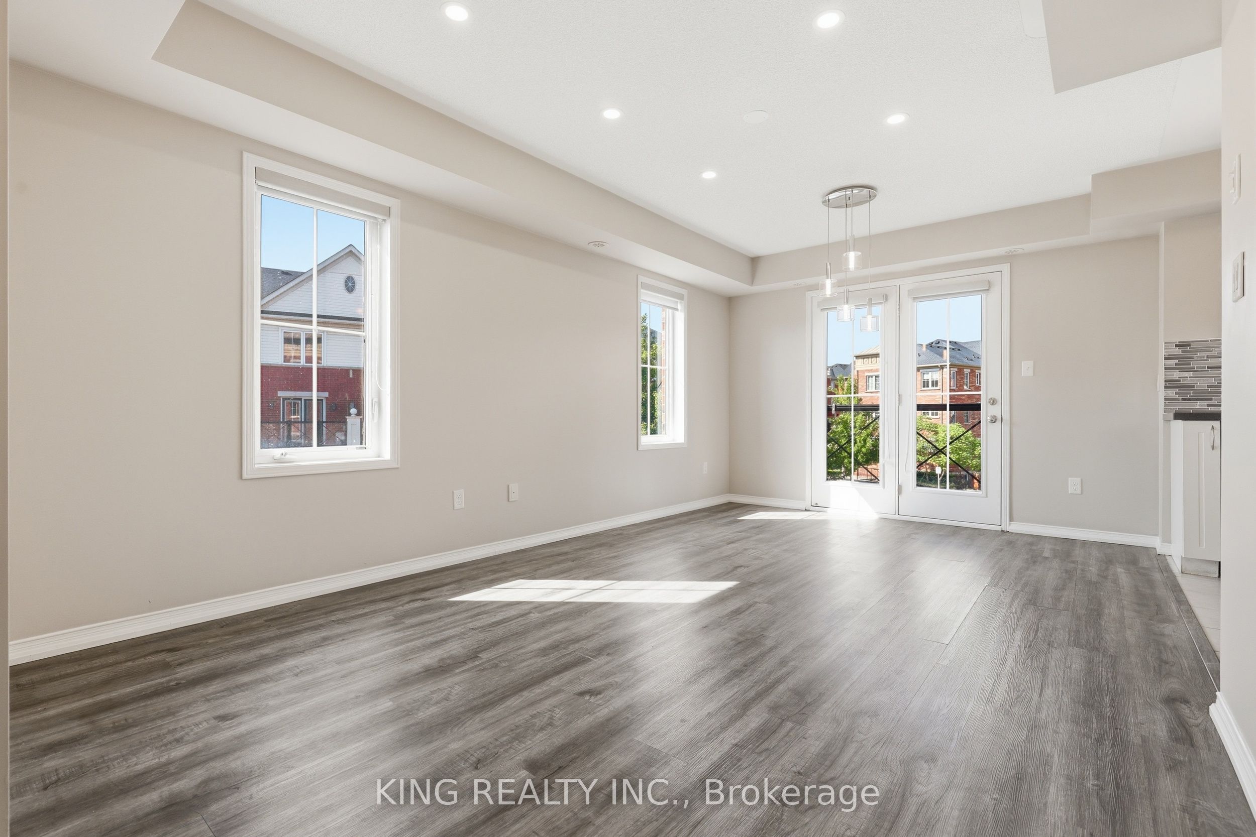 35 Hays Boulevard 8 Property Photo 4