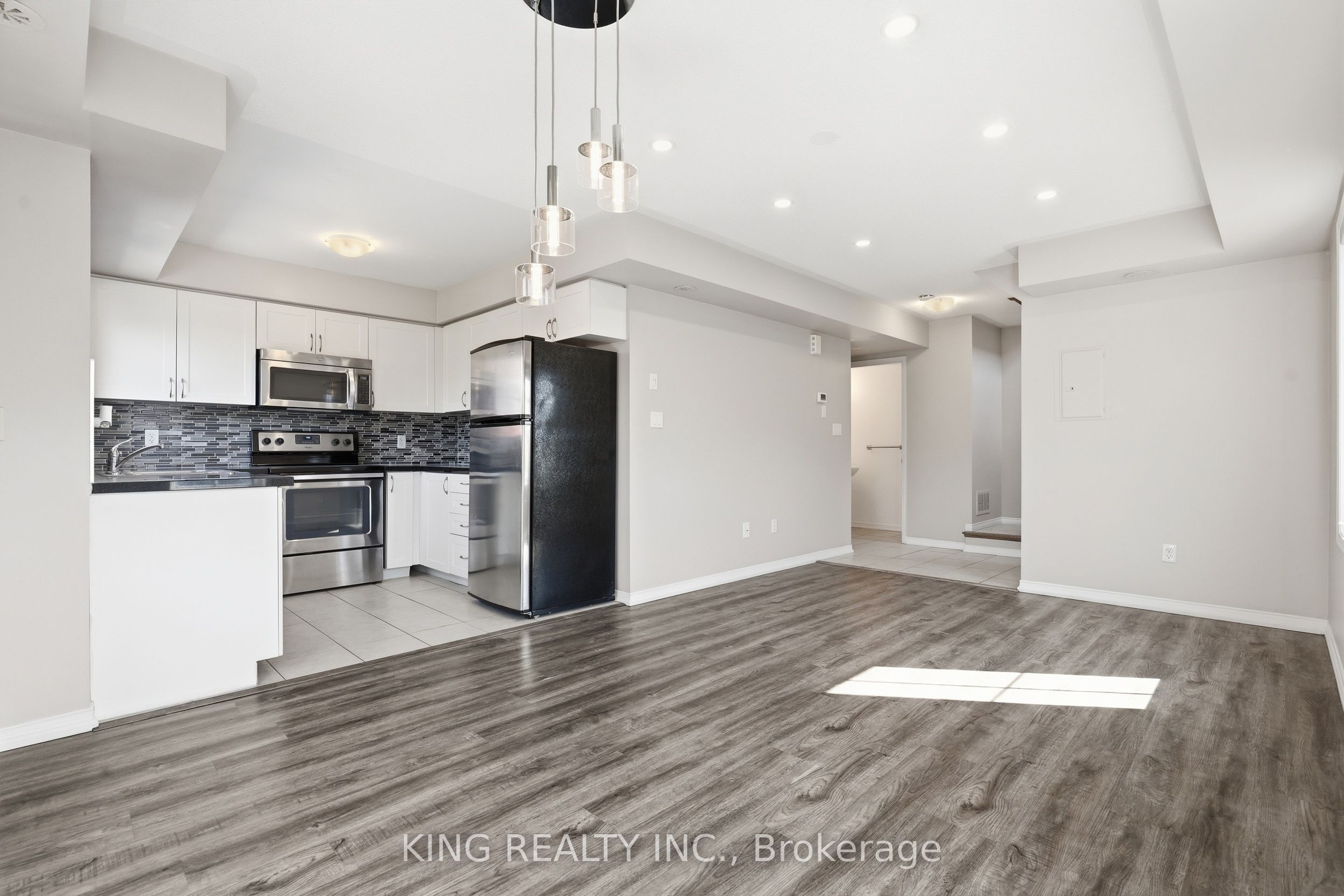 35 Hays Boulevard 8 Property Photo 8