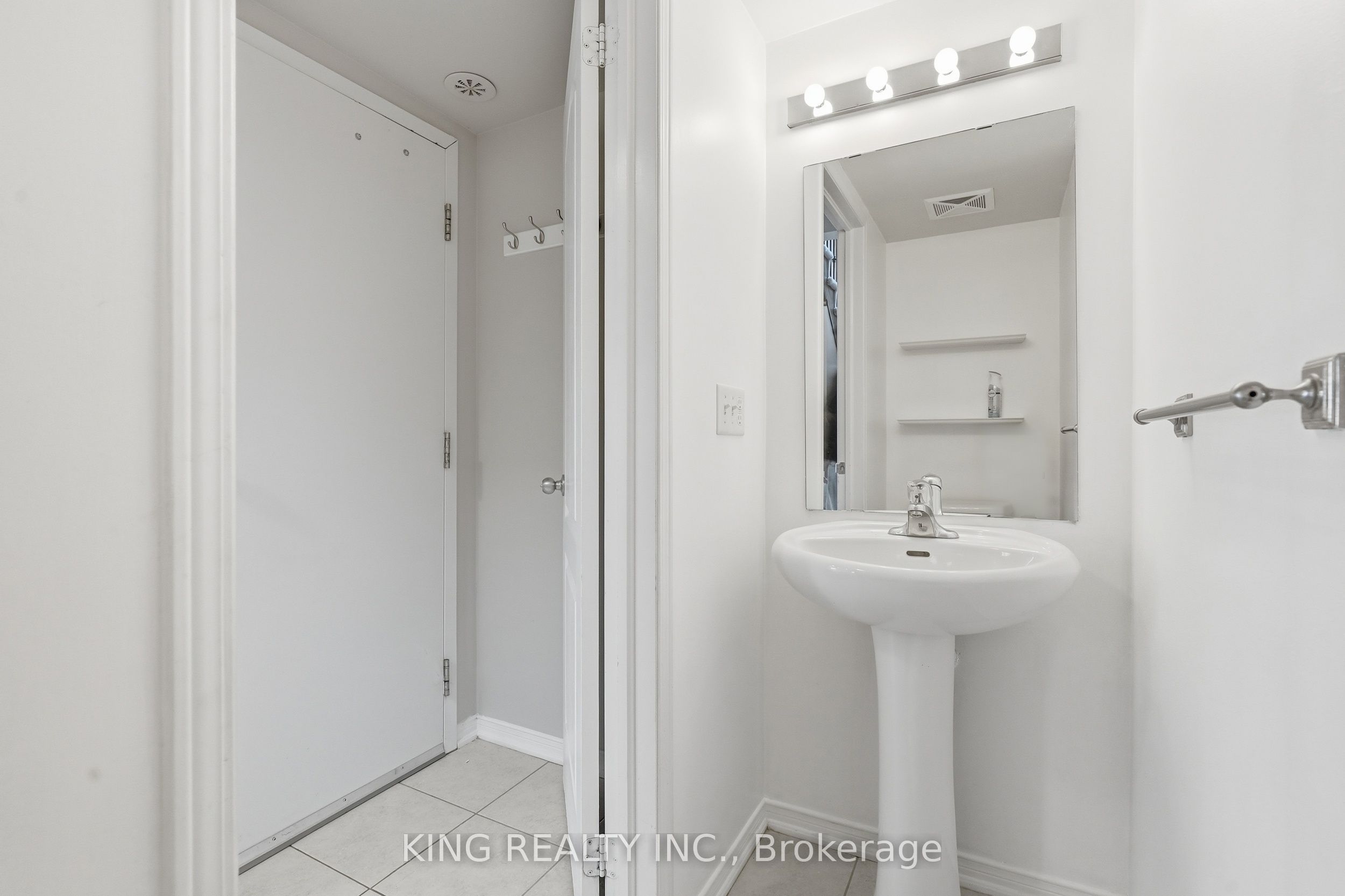 35 Hays Boulevard 8 Property Photo 11