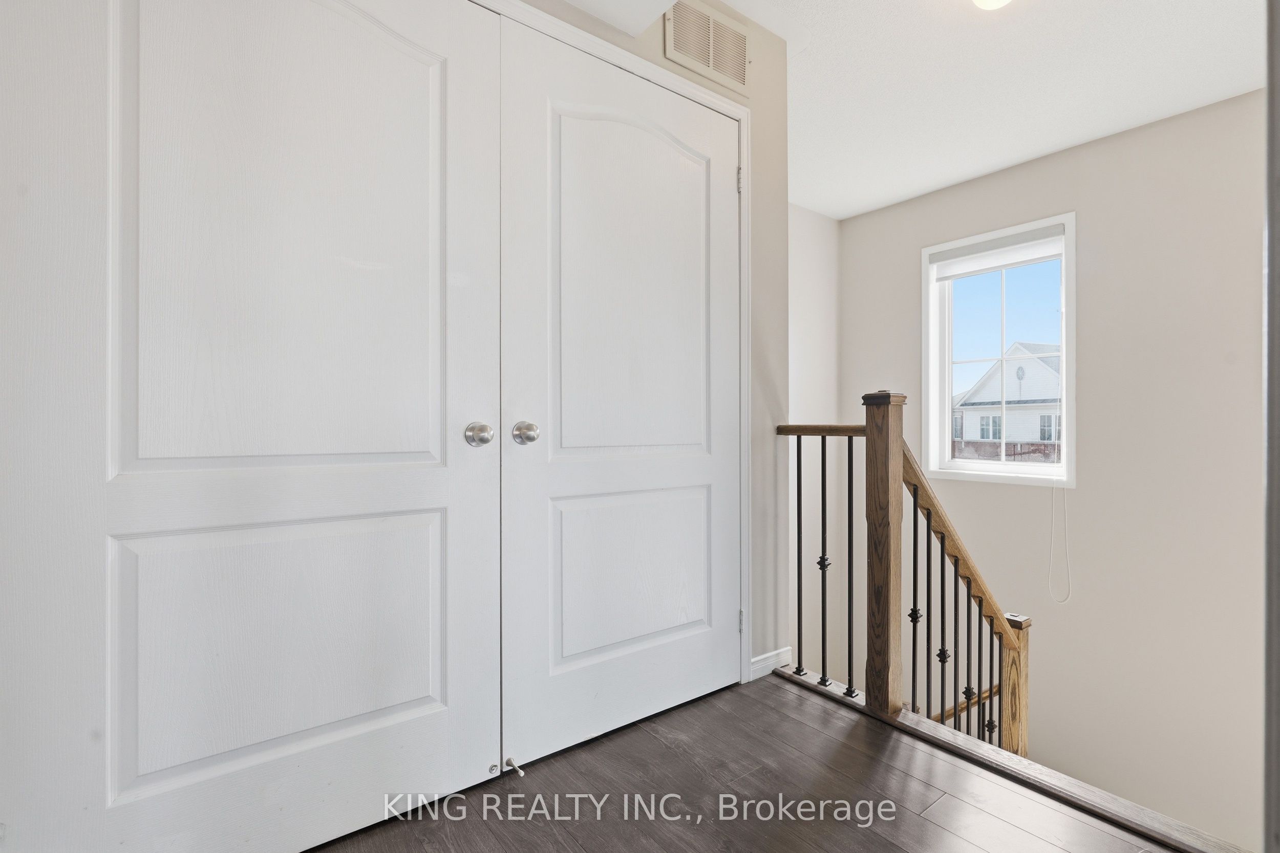35 Hays Boulevard 8 Property Photo 13