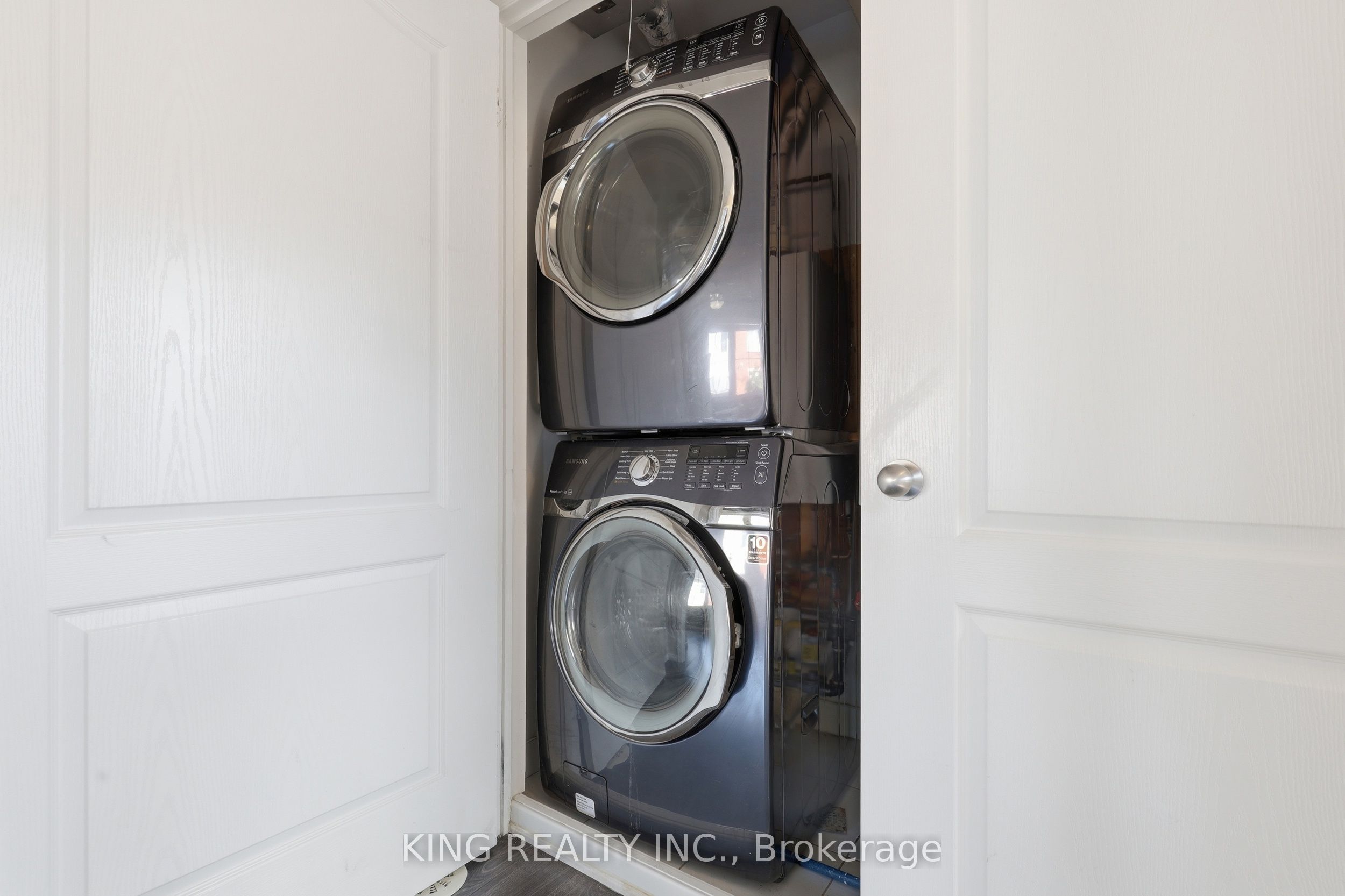 35 Hays Boulevard 8 Property Photo 20