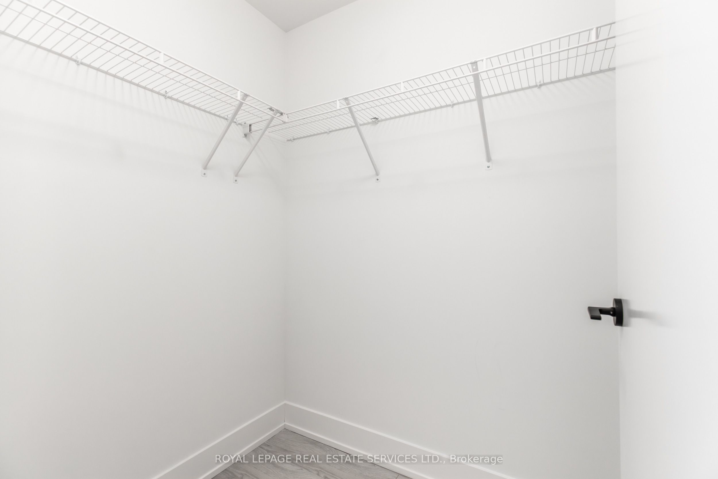 2450 Old Bronte Road 325 Property Photo 22