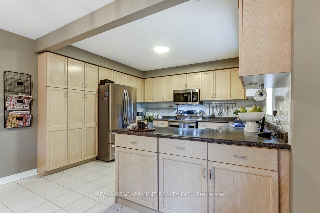 2527 Andover Road Property Photo 12