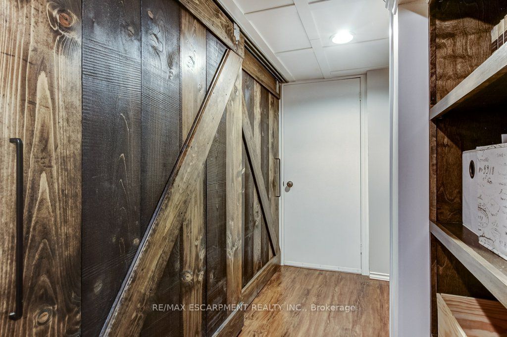 2527 Andover Road Property Photo 44
