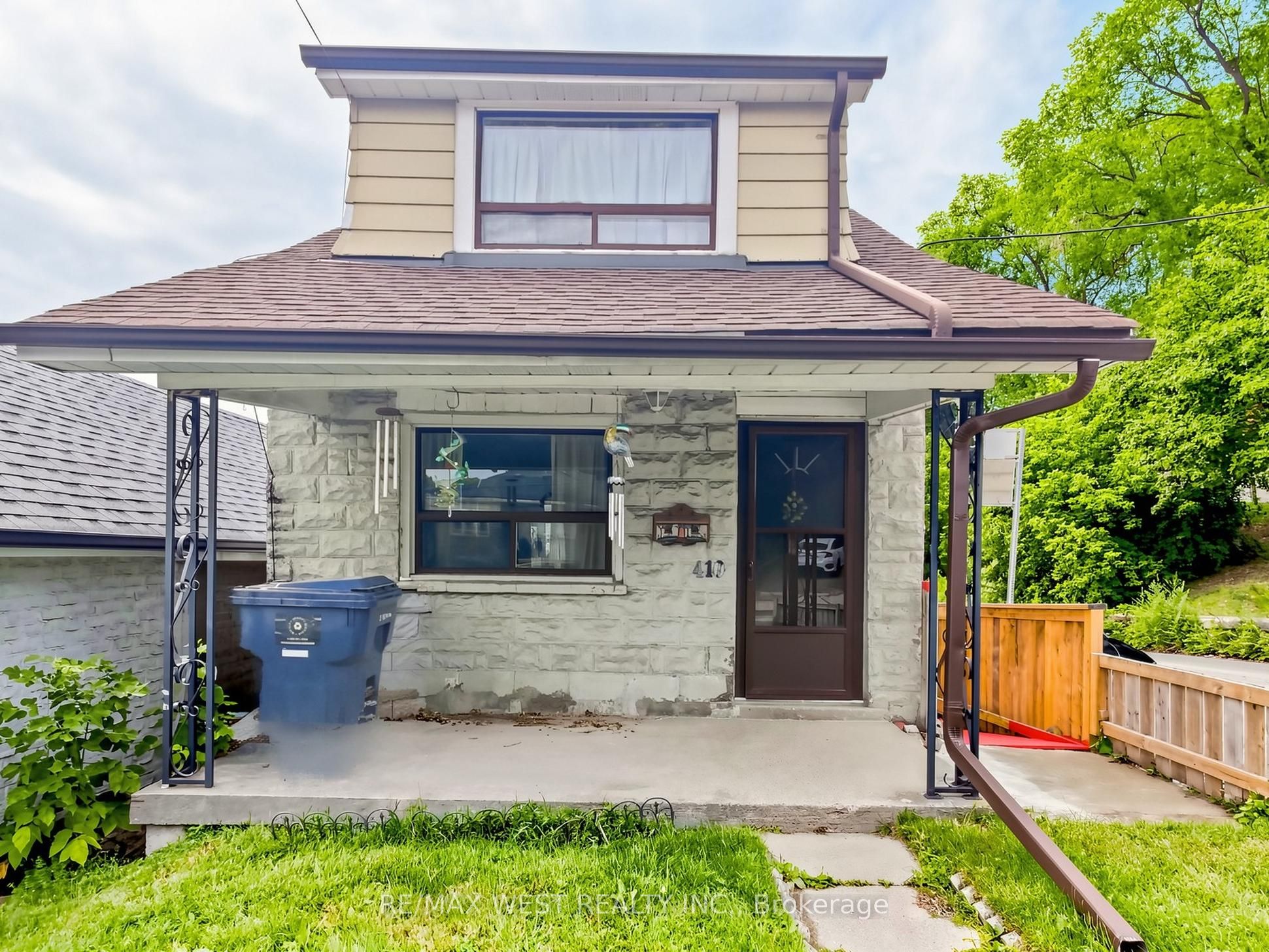 410 Silverthorn Avenue Property Photo 1