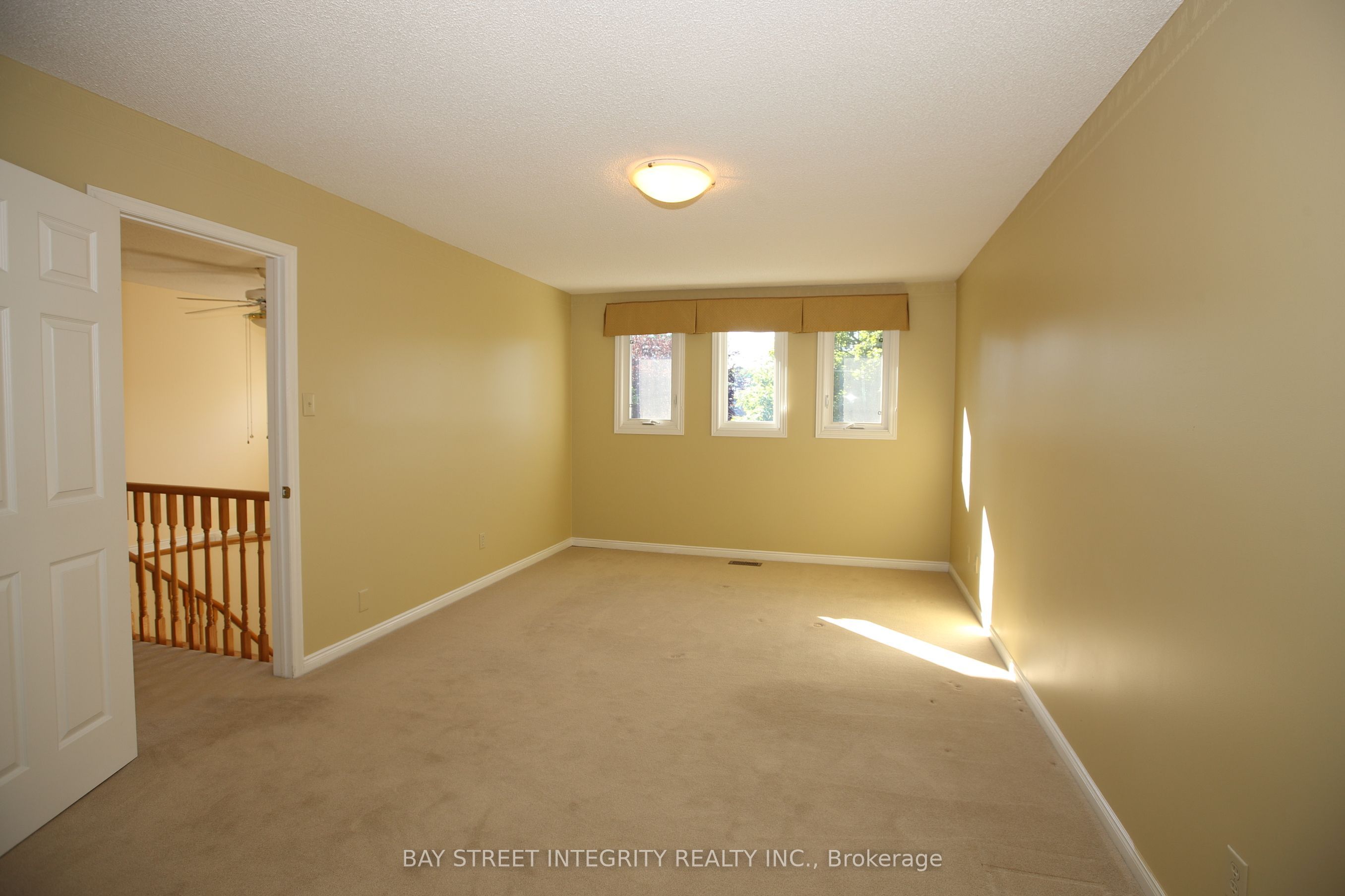 1906 Stoneybrook Court Property Photo 7