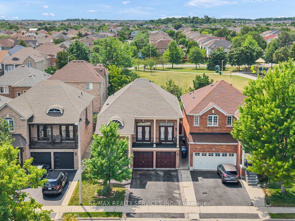 32 Brentcliff Drive Property Photo 1