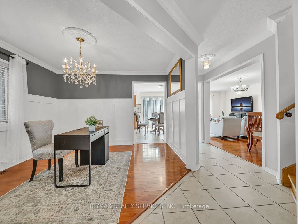 32 Brentcliff Drive Property Photo 8