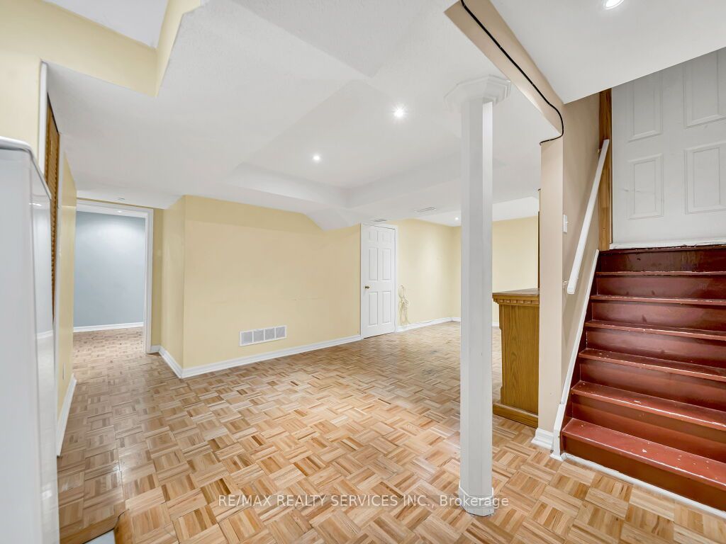 32 Brentcliff Drive Property Photo 39