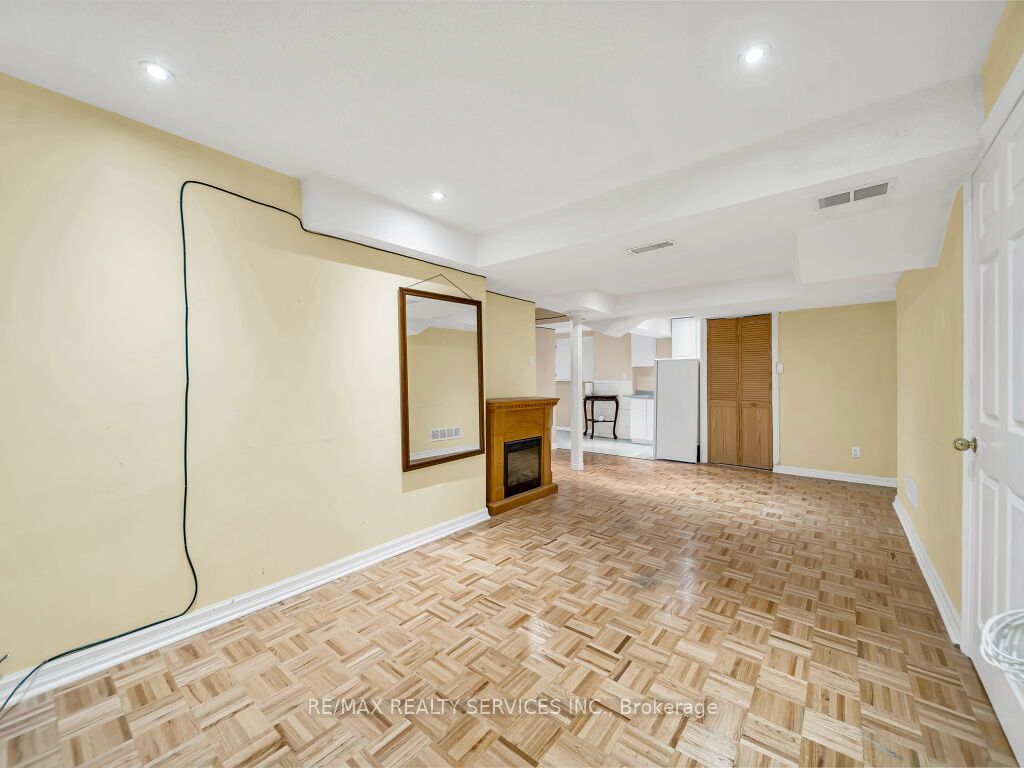 32 Brentcliff Drive Property Photo 43