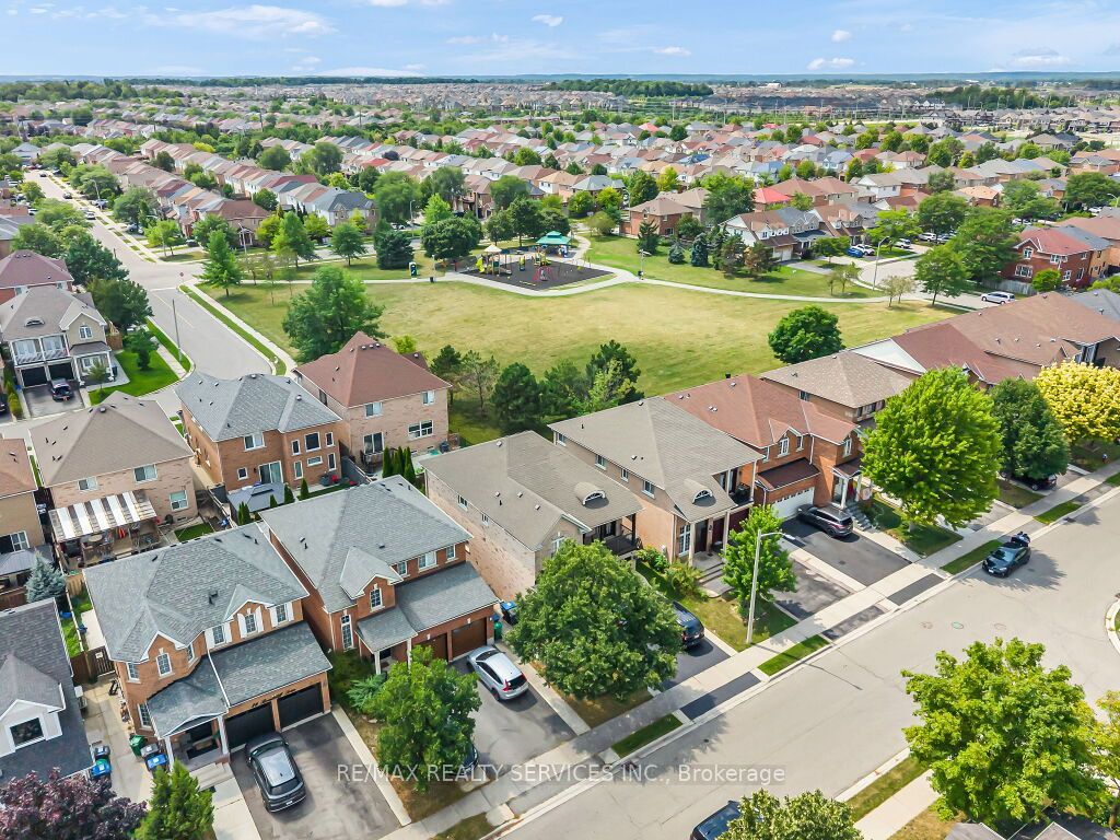 32 Brentcliff Drive Property Photo 48