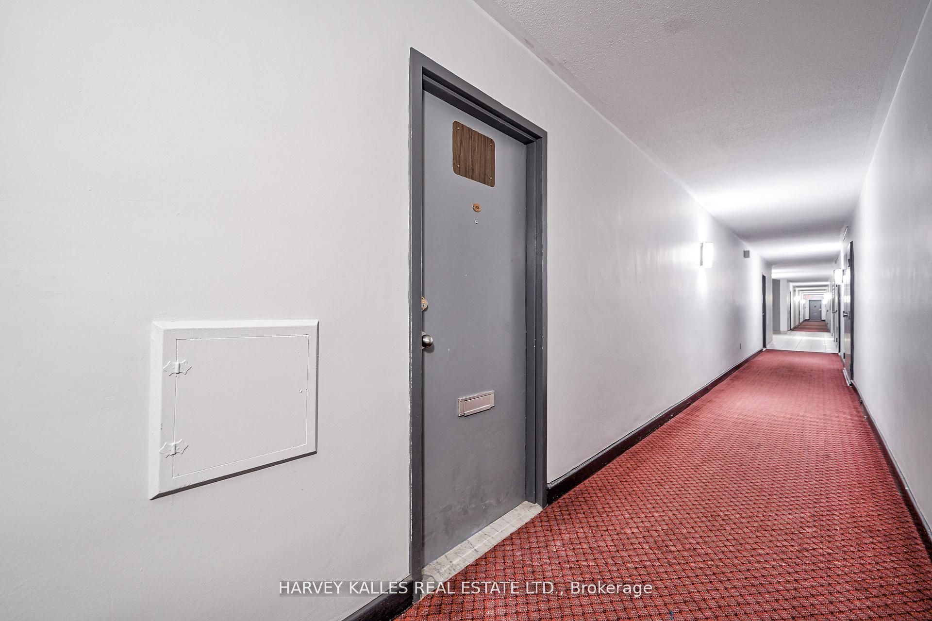 2000 Sheppard Avenue W 501 Property Photo 6