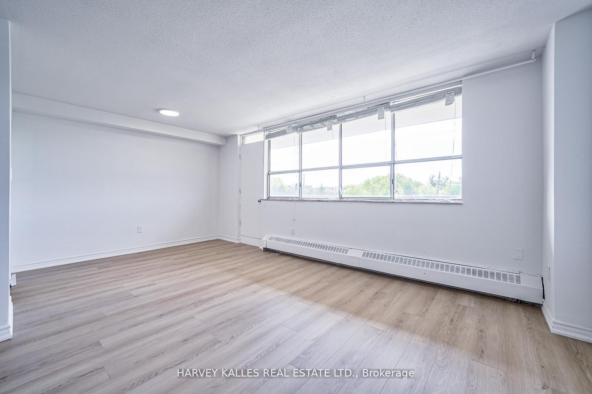 2000 Sheppard Avenue W 501 Property Photo 11
