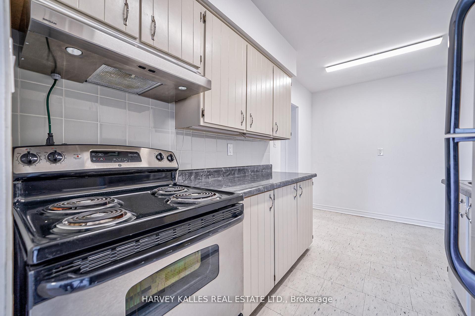 2000 Sheppard Avenue W 501 Property Photo 15