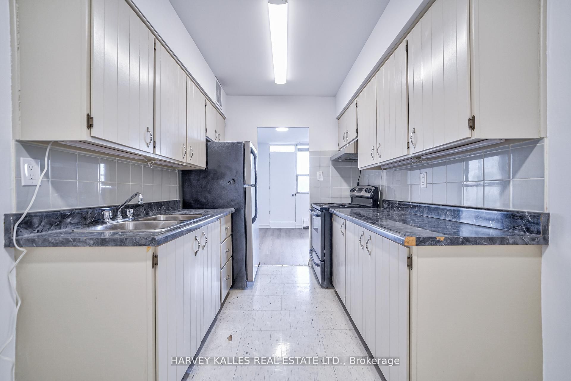 2000 Sheppard Avenue W 501 Property Photo 17