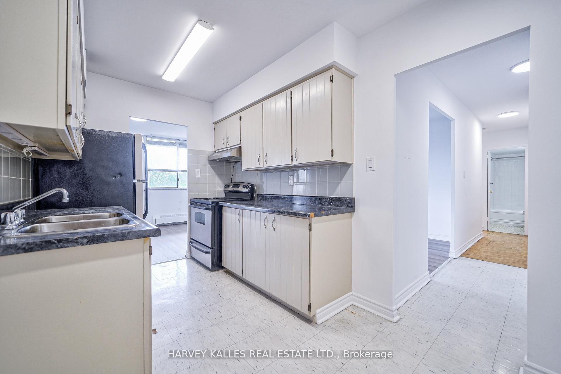 2000 Sheppard Avenue W 501 Property Photo 18