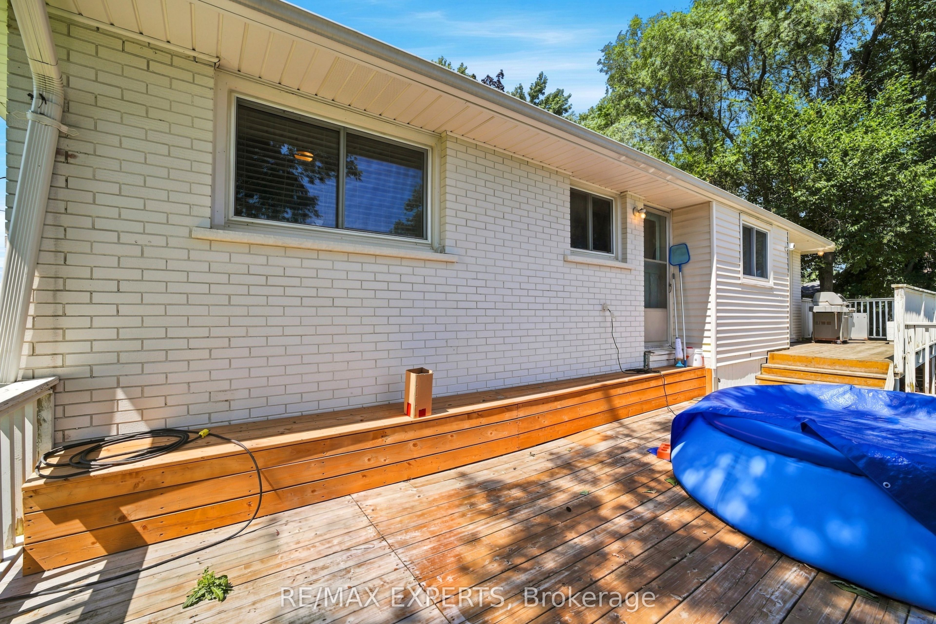 2724 8 Side Road Property Photo 31