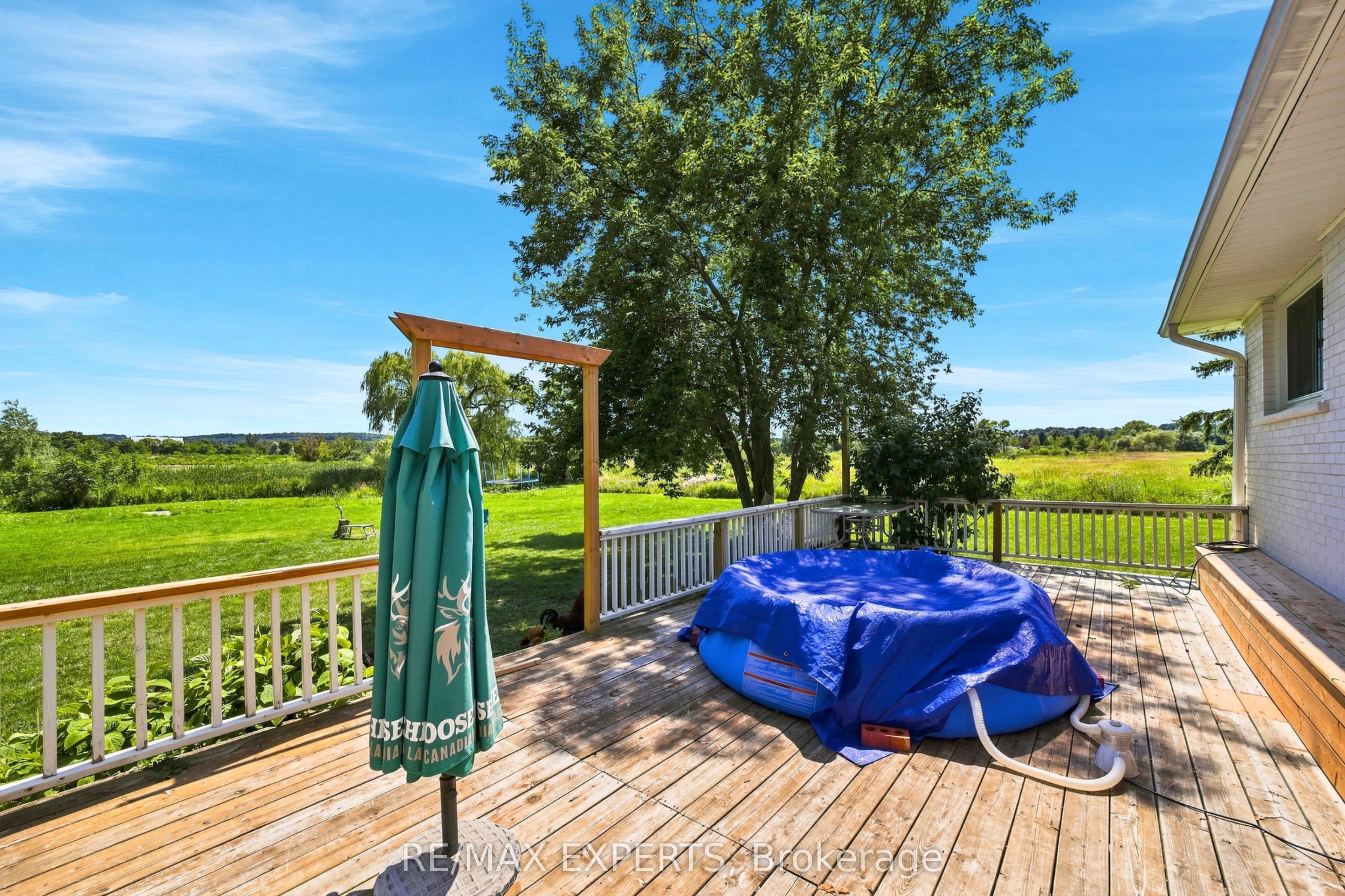 2724 8 Side Road Property Photo 33