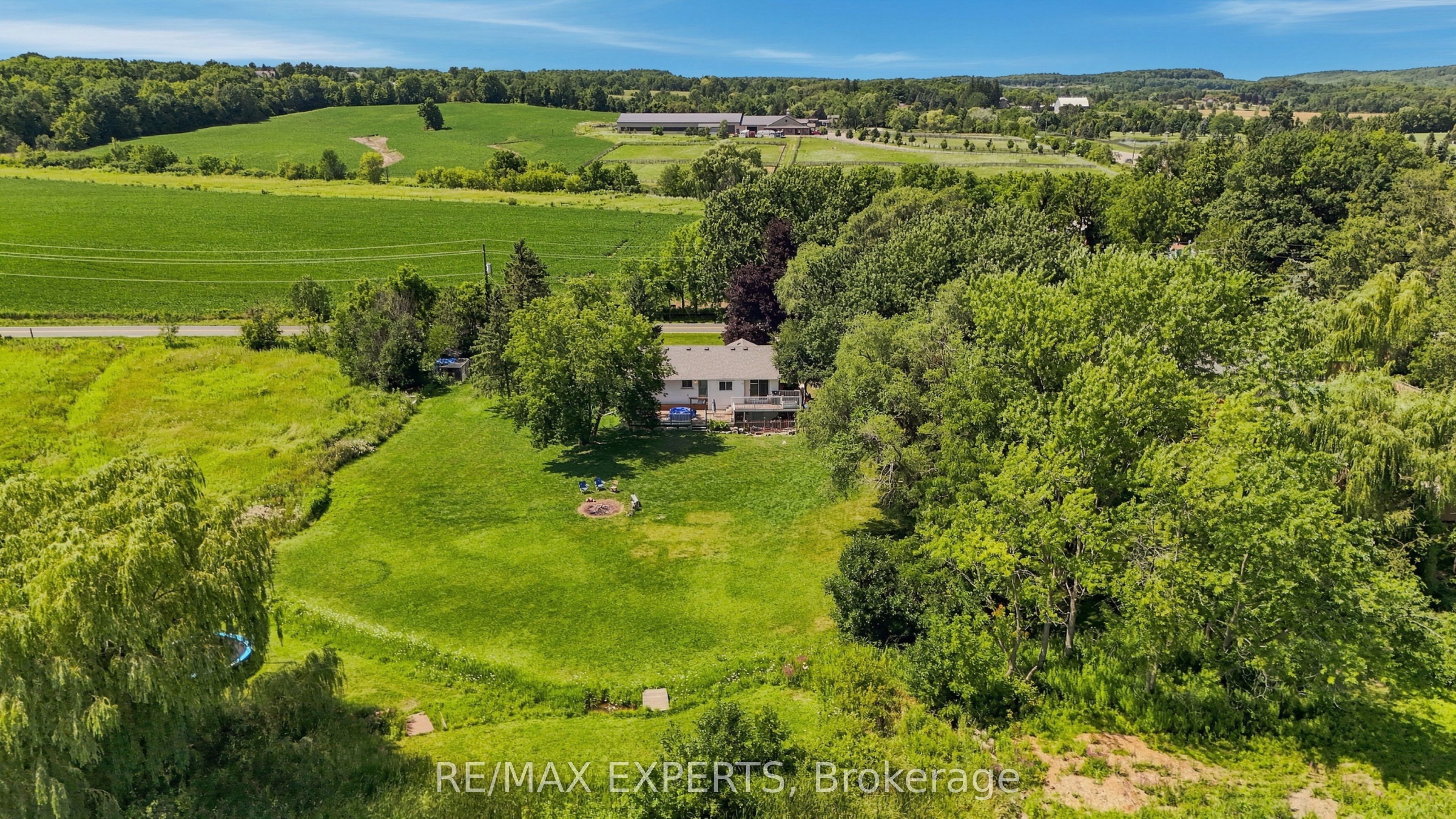 2724 8 Side Road Property Photo 39