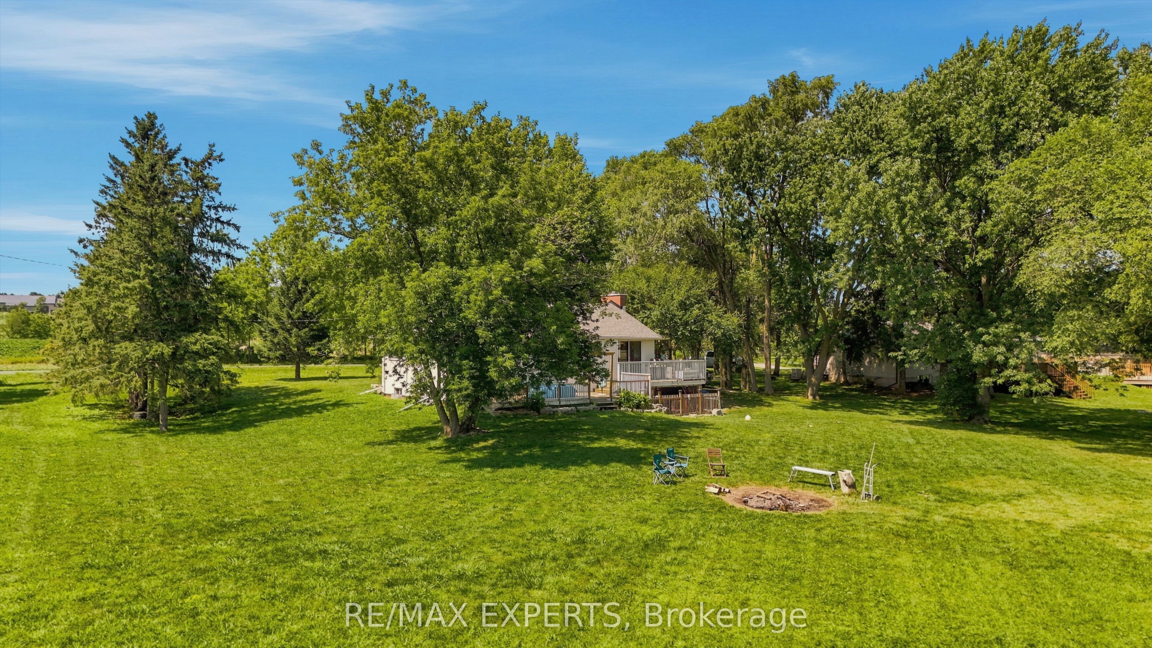 2724 8 Side Road Property Photo 40