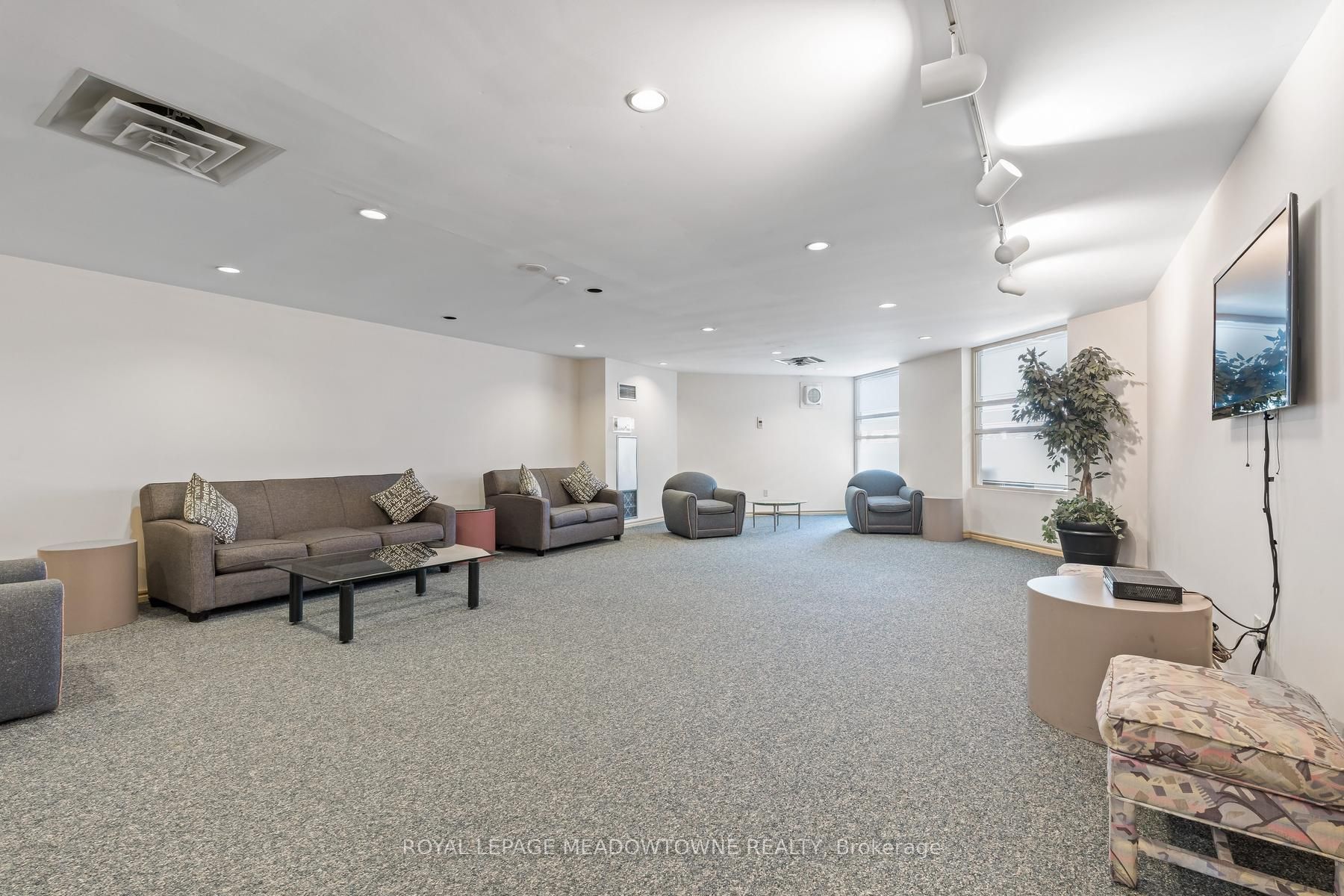 10 Laurelcrest Street 104 Property Photo 18