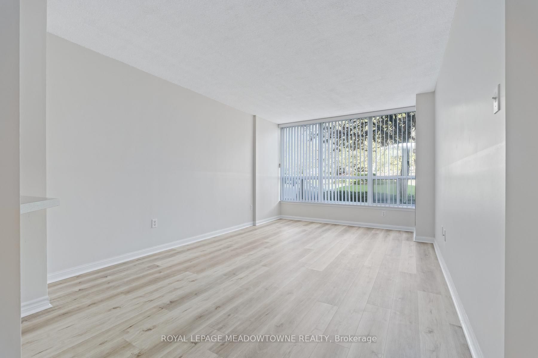 10 Laurelcrest Street 104 Property Photo 23