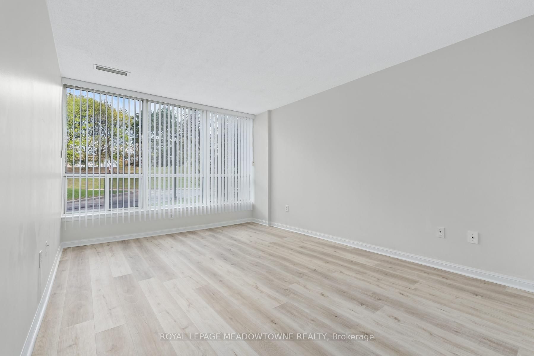 10 Laurelcrest Street 104 Property Photo 30
