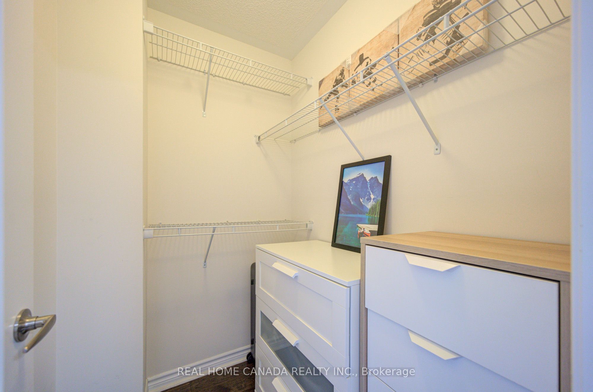 558 Bartleman Terrace Property Photo 41