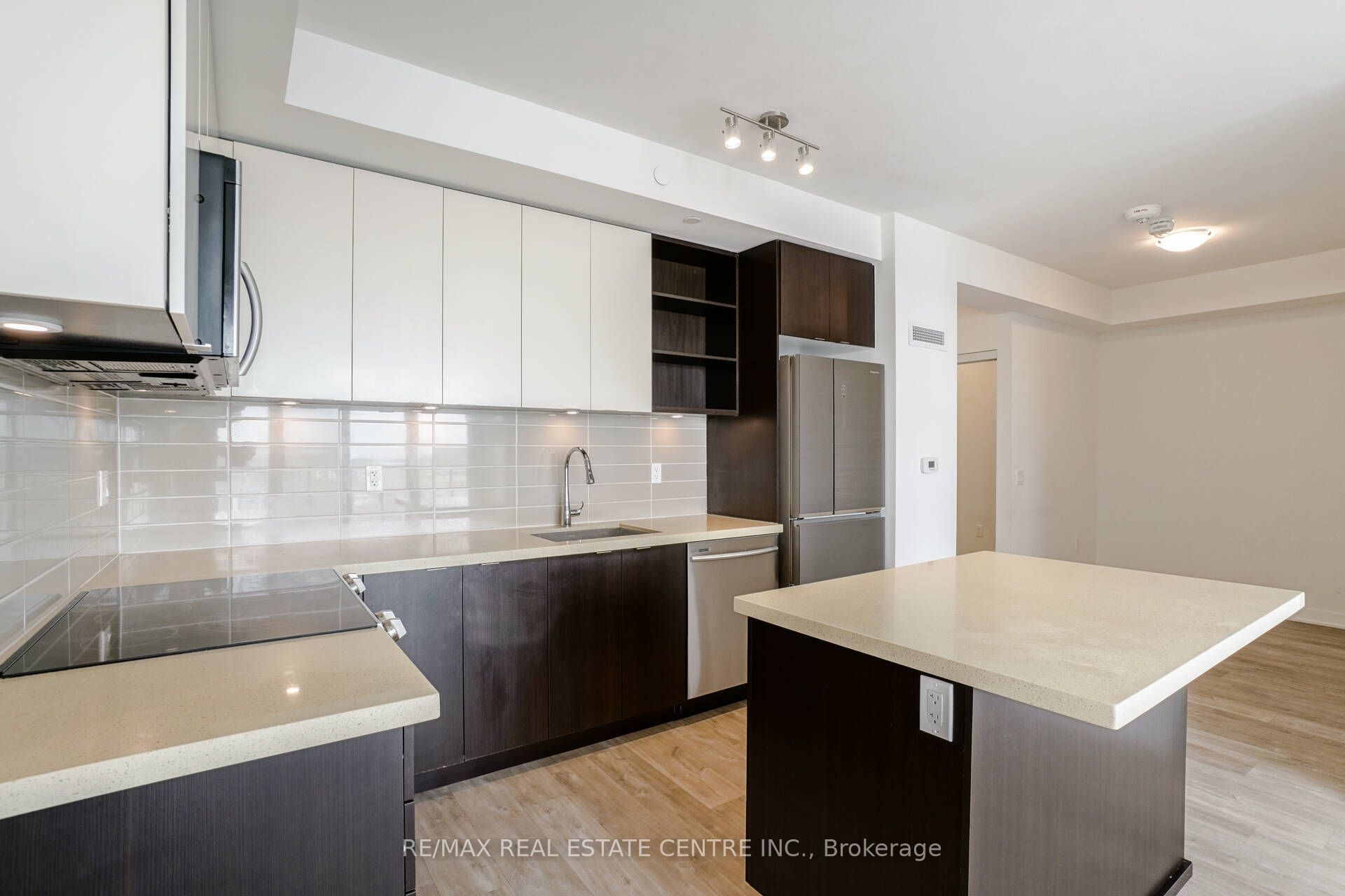 4677 Glen Erin Drive 802 Property Photo 11