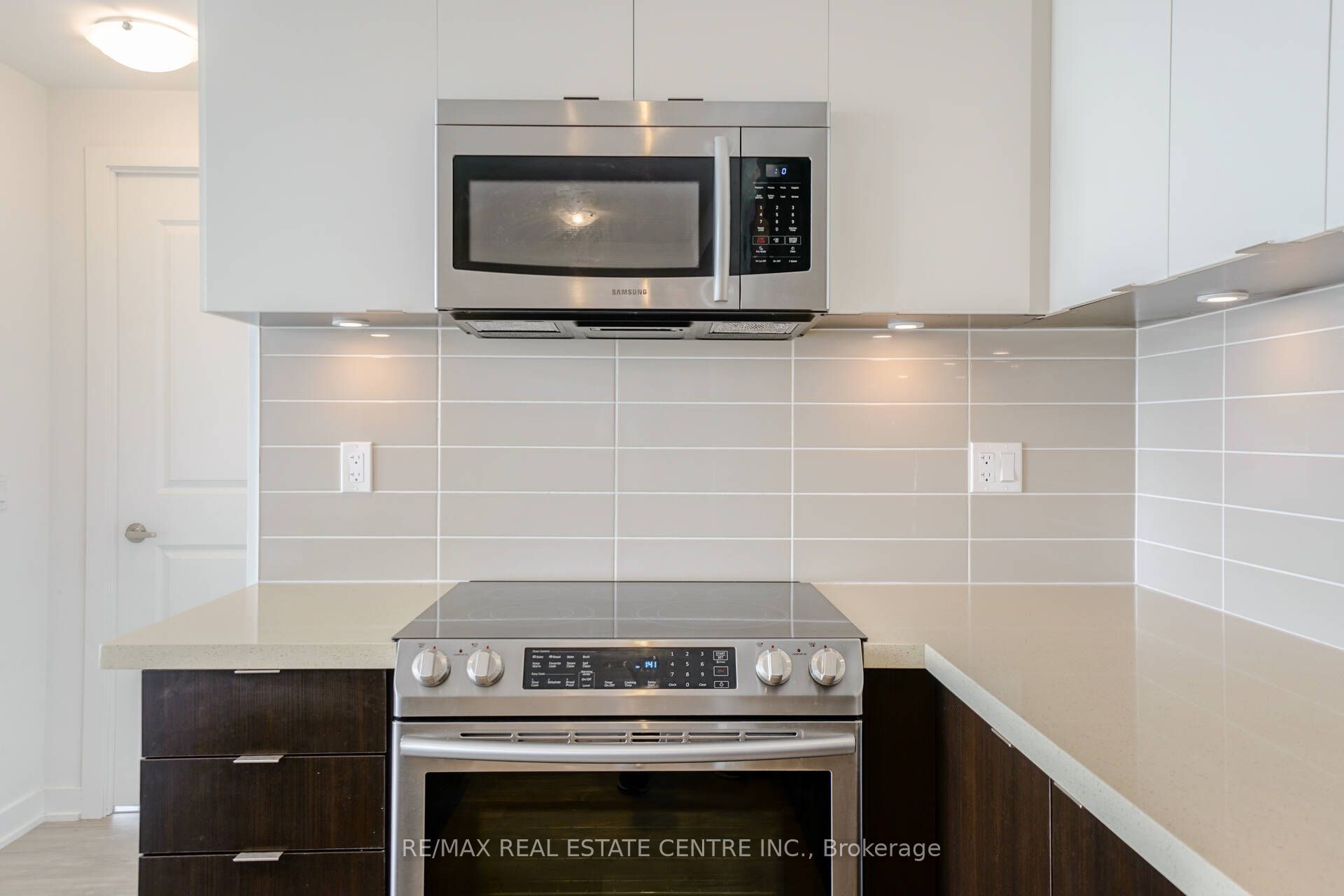 4677 Glen Erin Drive 802 Property Photo 13
