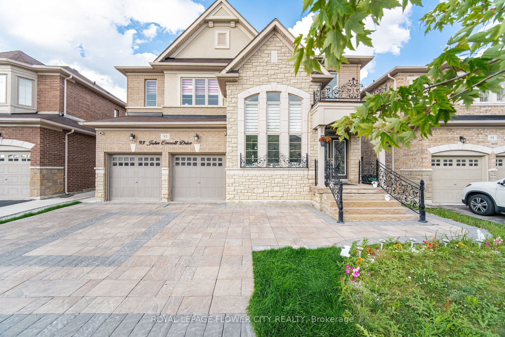 93 John Carroll Drive E Property Photo 2
