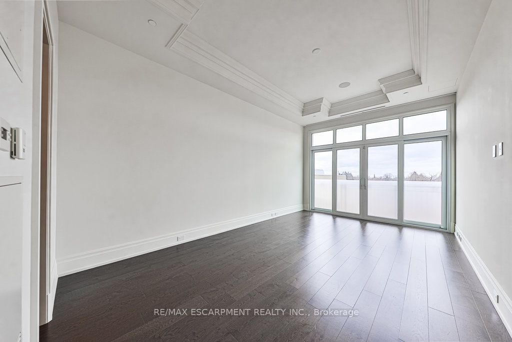 300 Randall Road Ph5 Property Photo 18