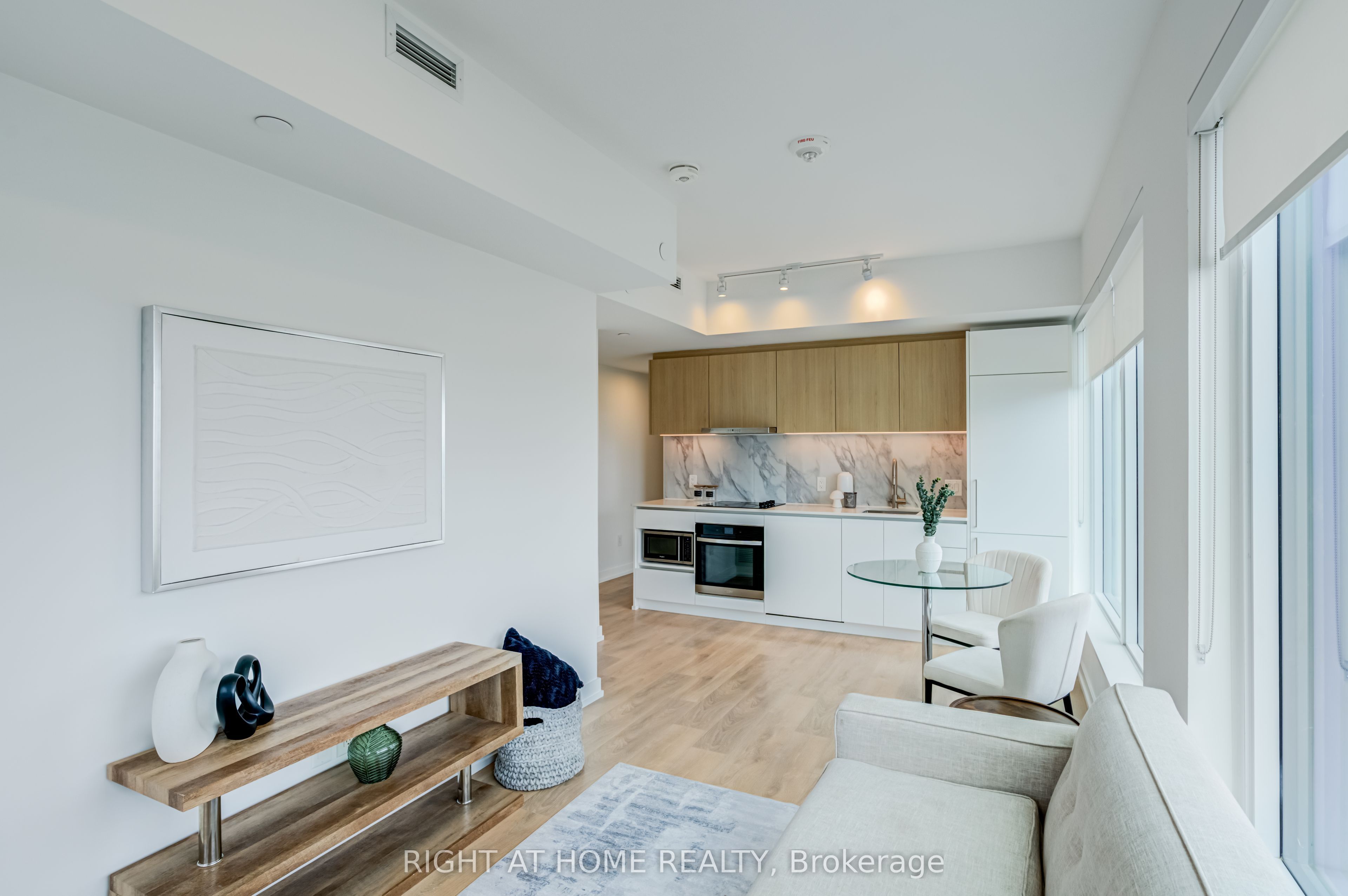 1100 Sheppard Avenue W 908 Property Photo 6