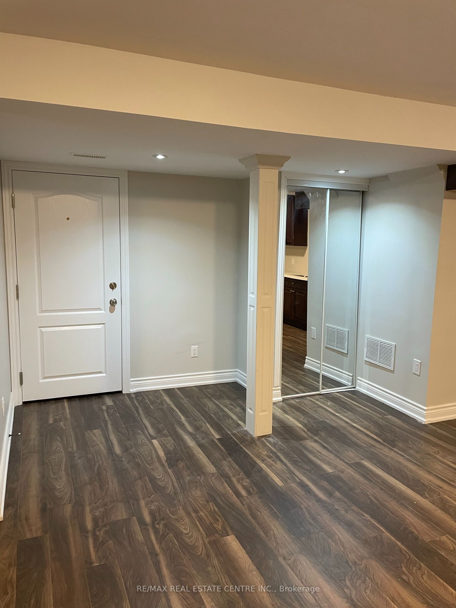 21 Buster Drive (bsmt) Property Photo 3