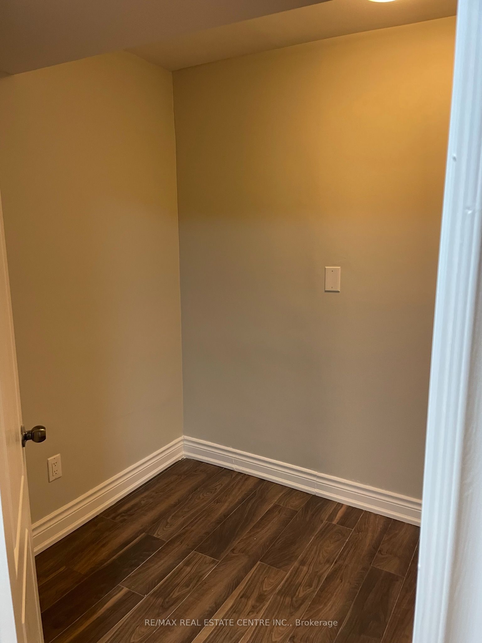 21 Buster Drive (bsmt) Property Photo 6