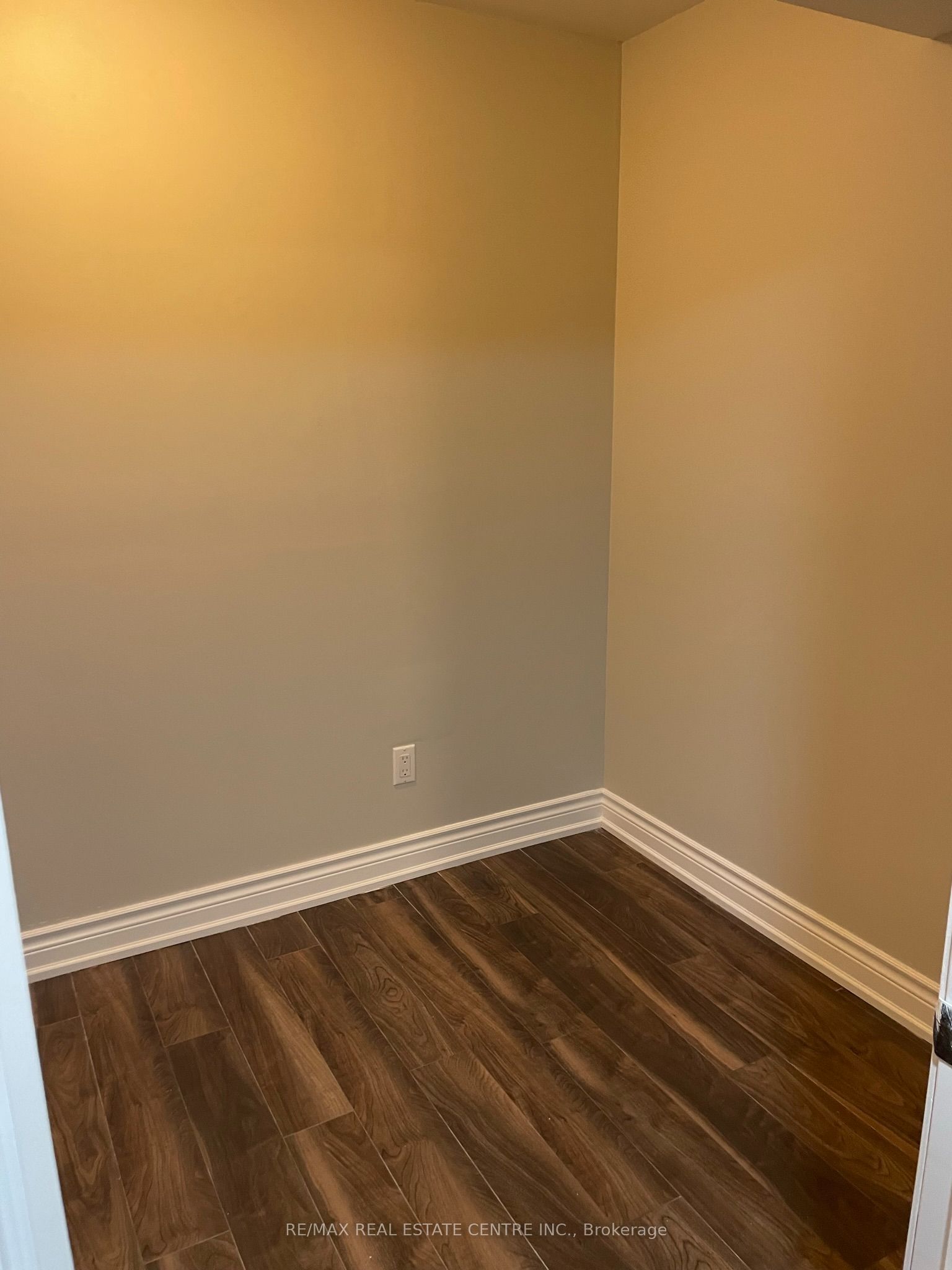21 Buster Drive (bsmt) Property Photo 7