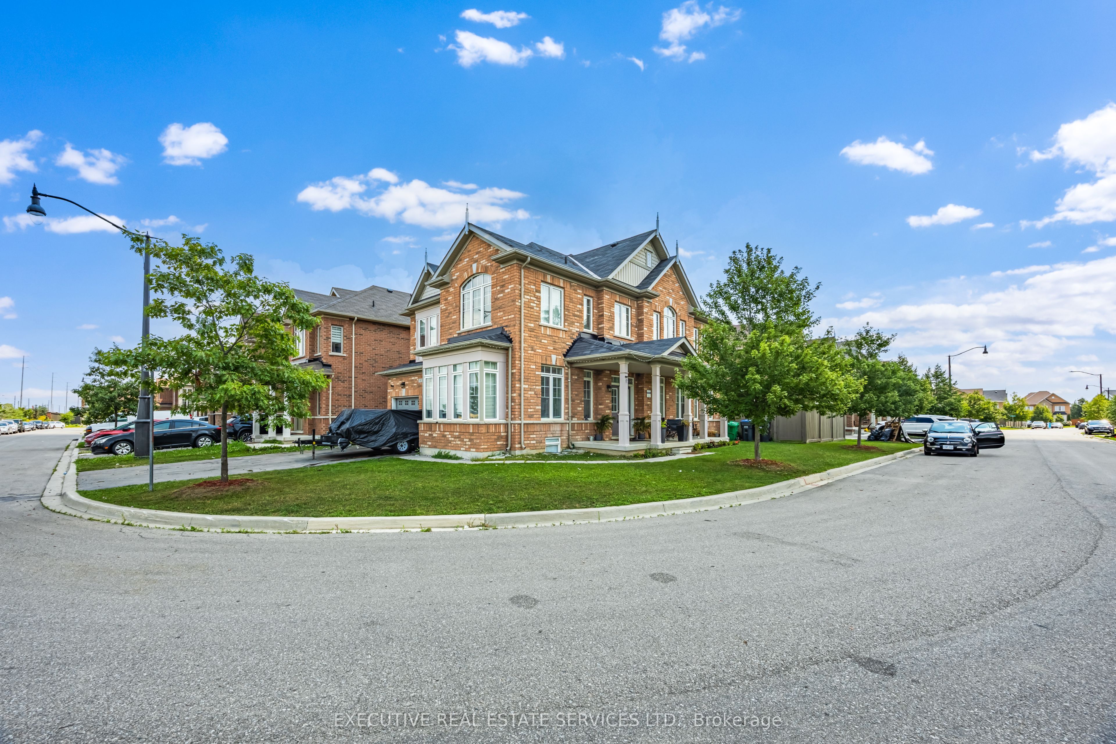 61 Truro Circle N Property Photo 3