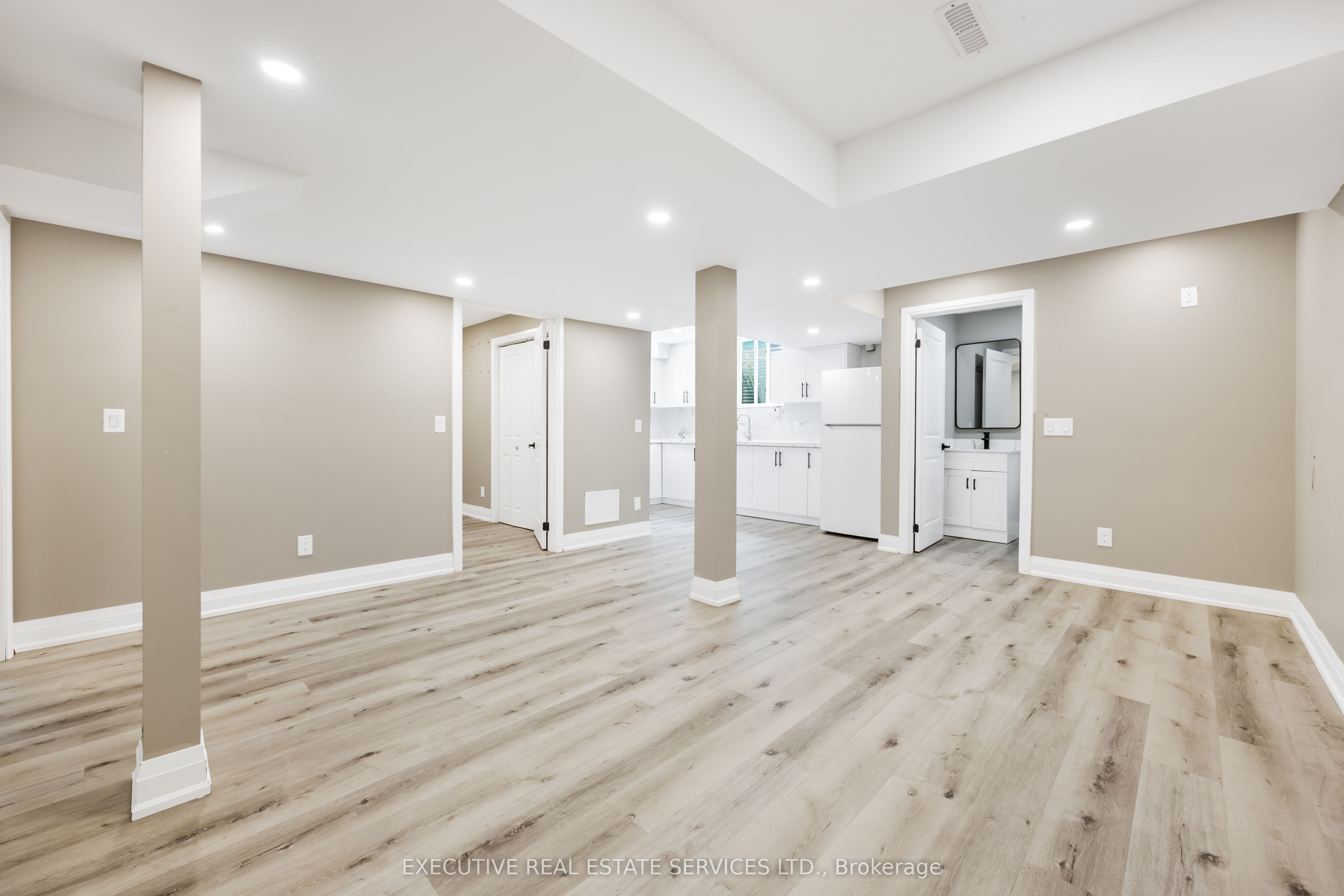 61 Truro Circle N Property Photo 10