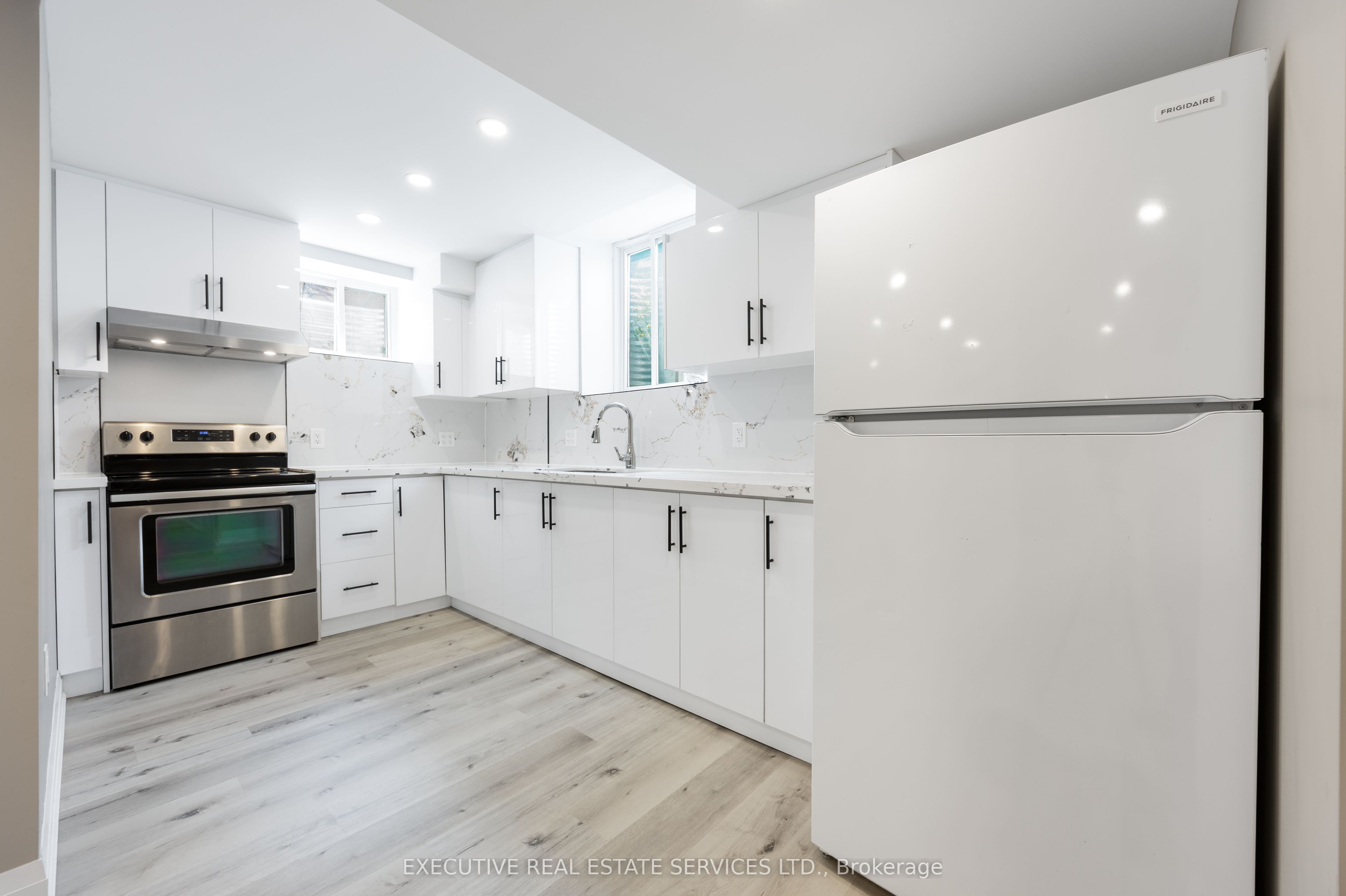 61 Truro Circle N Property Photo 13
