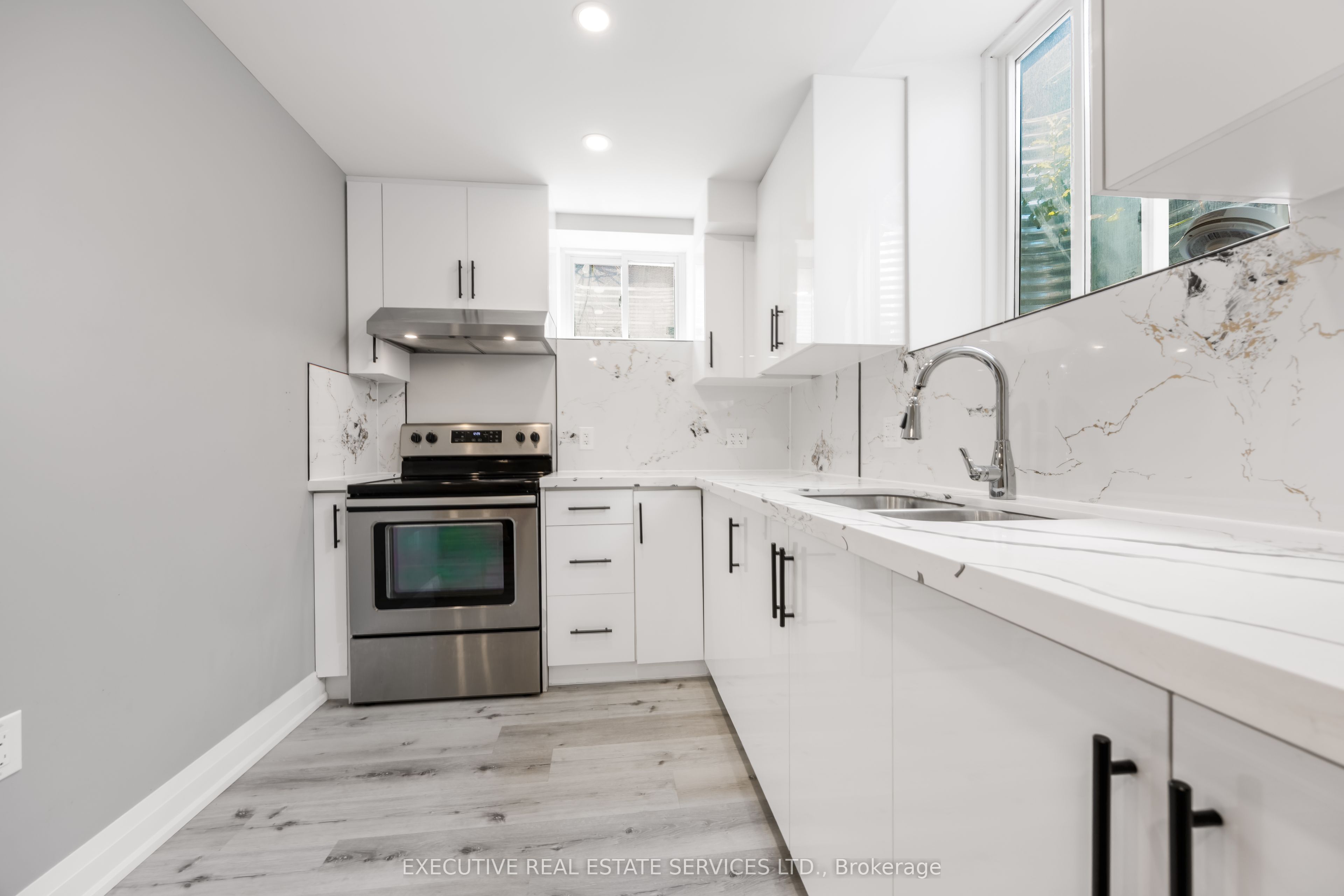 61 Truro Circle N Property Photo 15