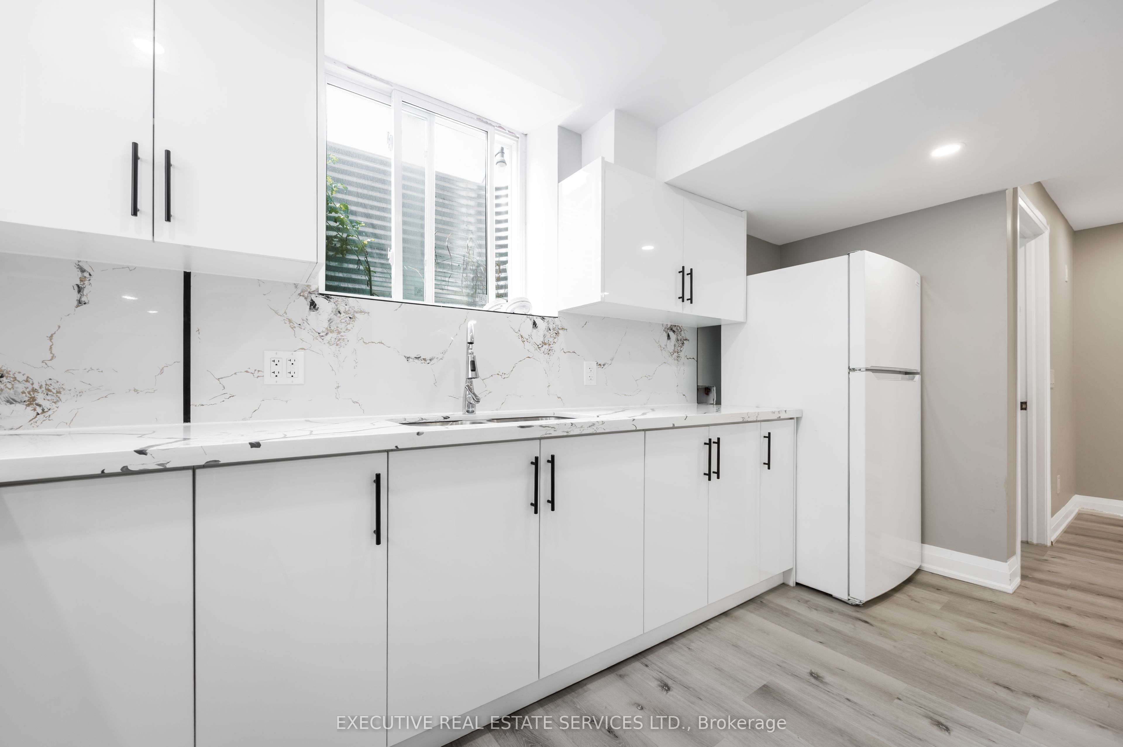 61 Truro Circle N Property Photo 16