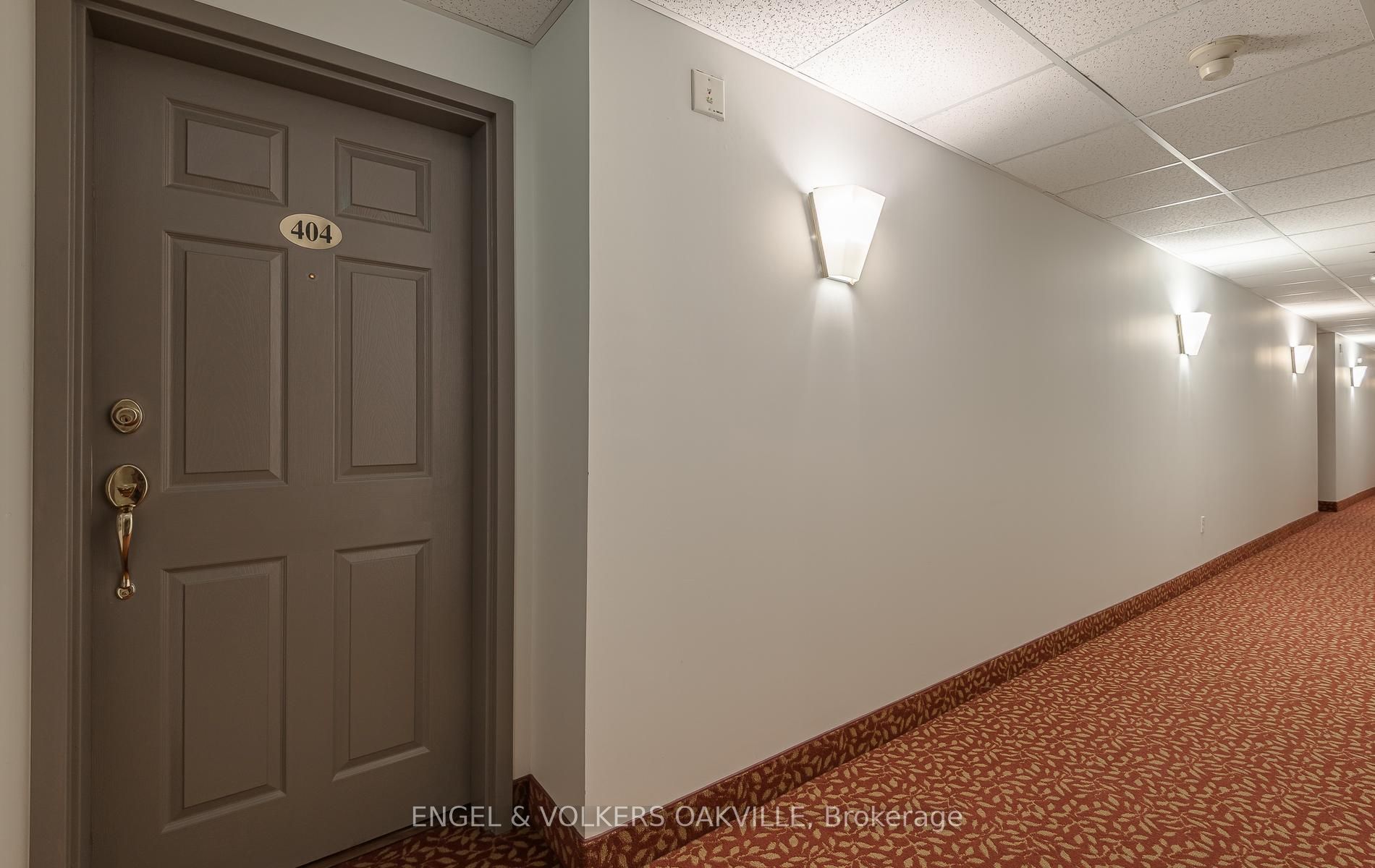 391 Plains Road E 404 Property Photo 6