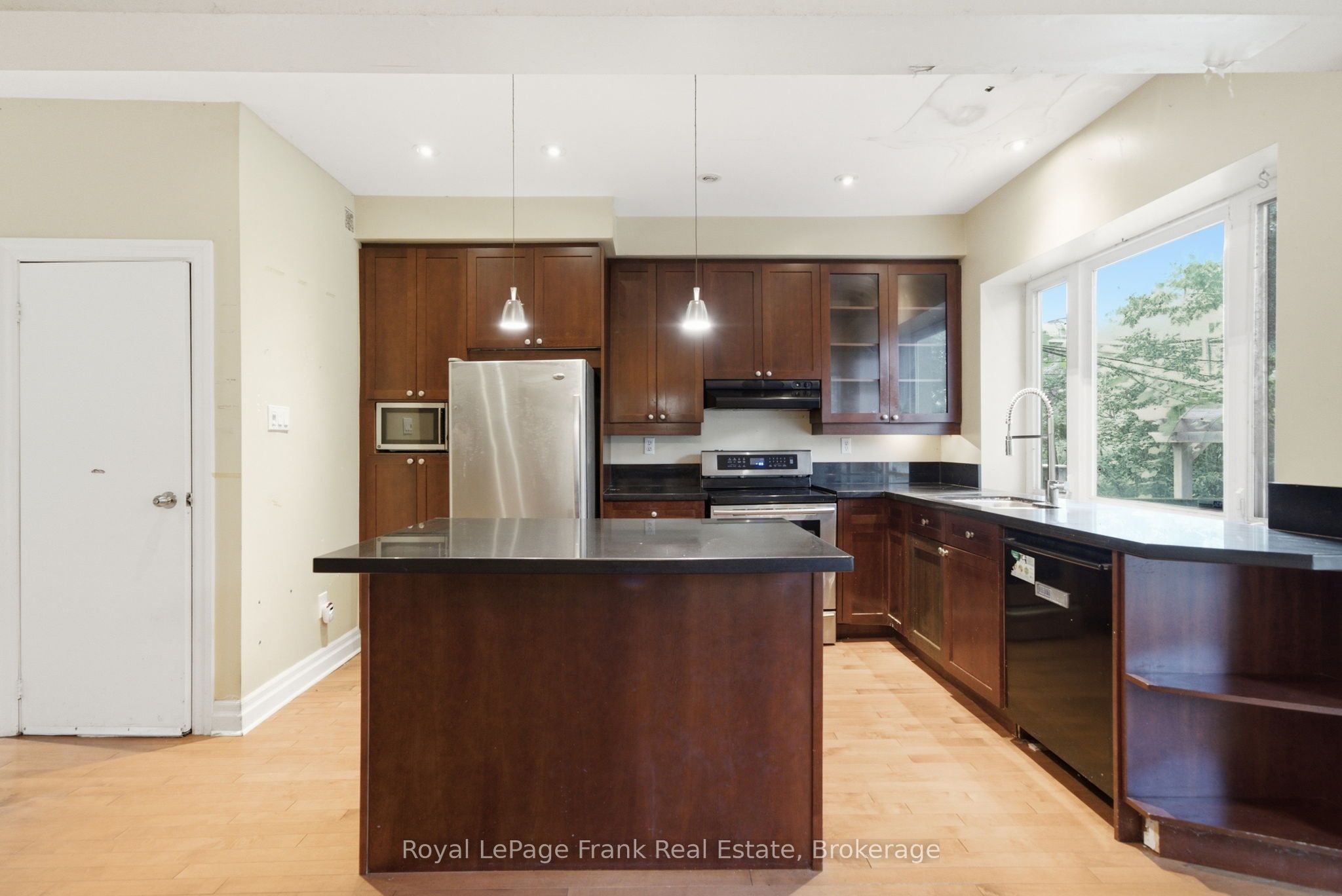 778 Shaw Street Property Photo 12