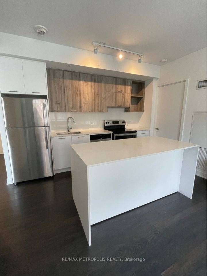 180 Veterans Drive 209 Property Photo 12